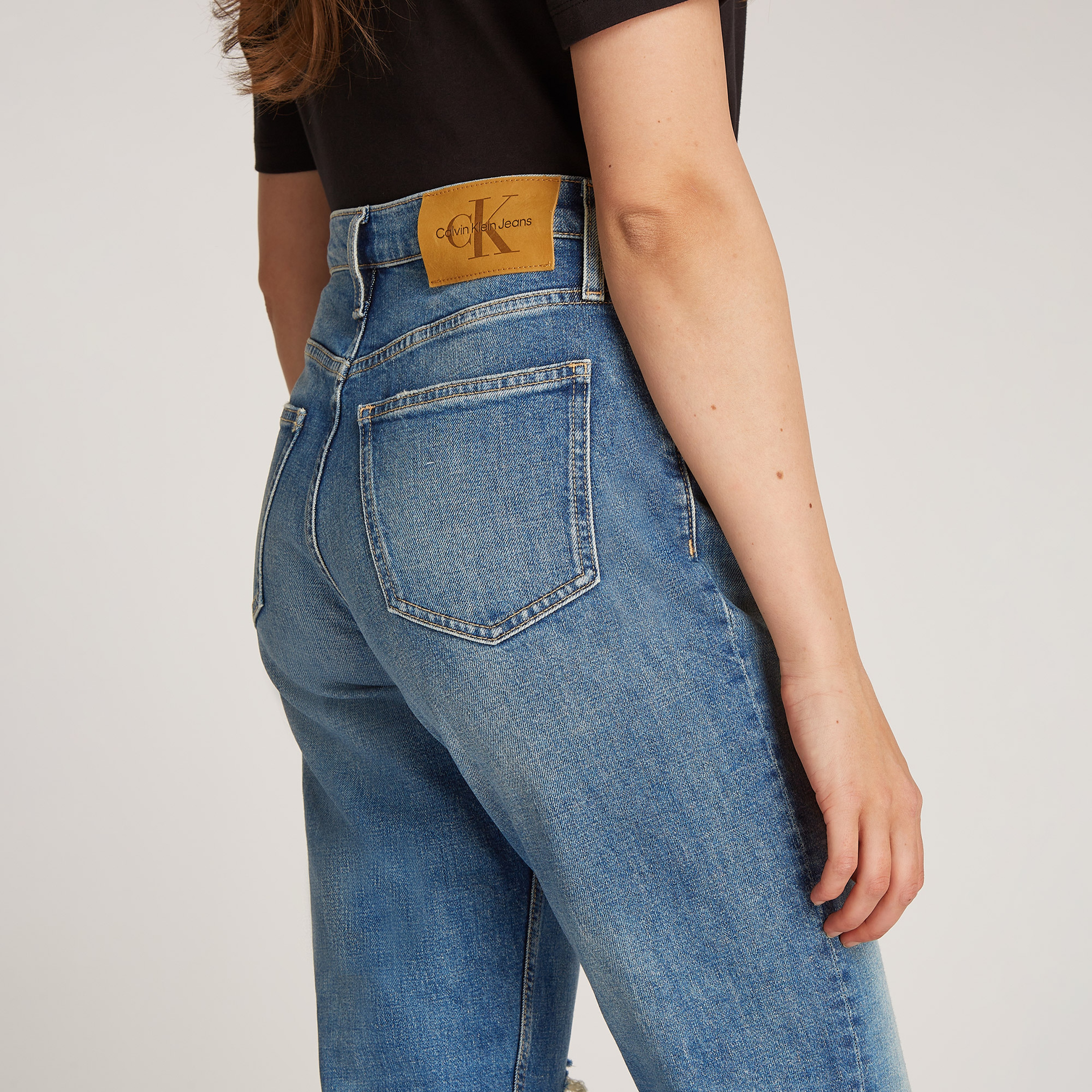 Calvin Klein Mom Kadın Lacivert Jean