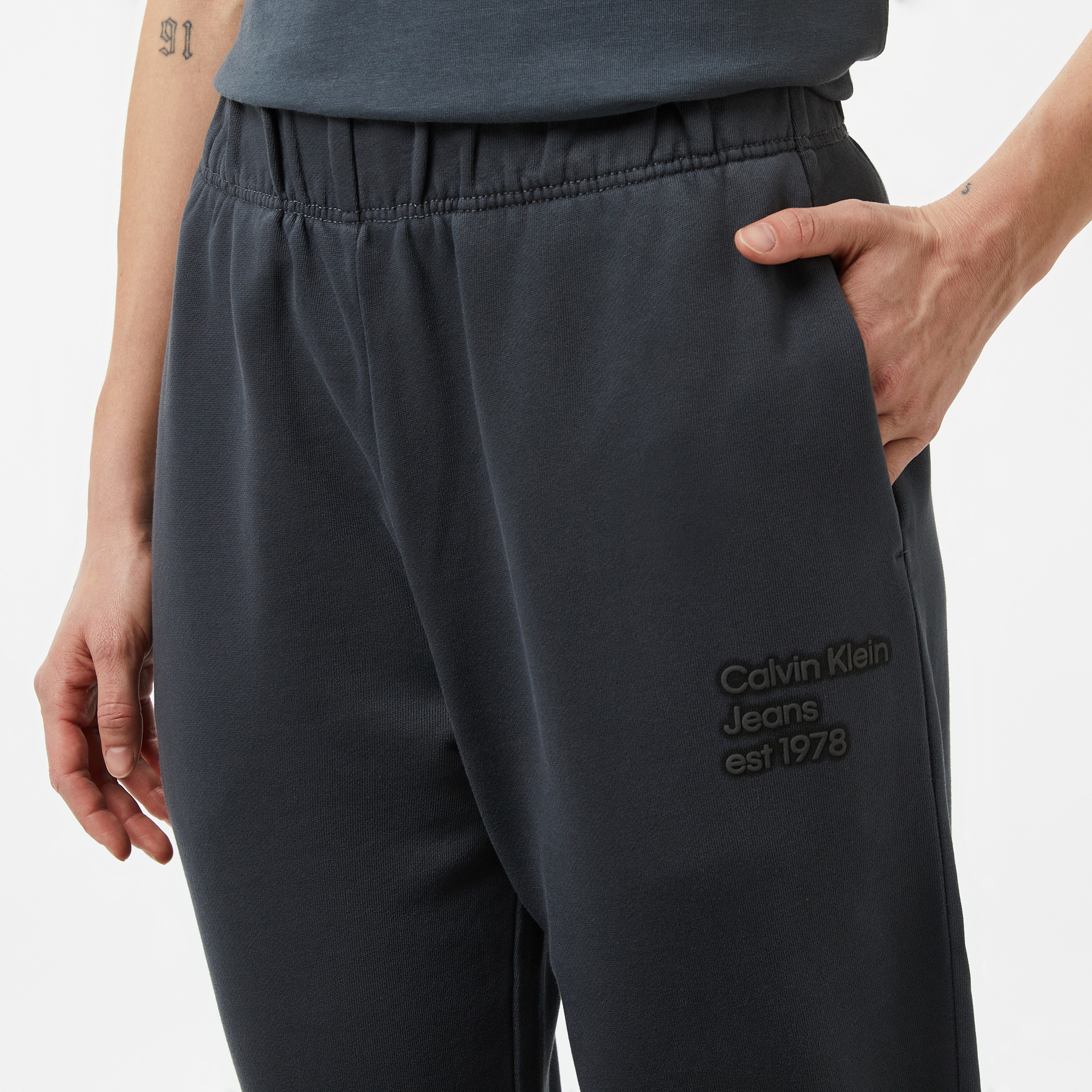 Calvin Klein Washed Puff Print Jog Kadın Gri Eşofman Altı