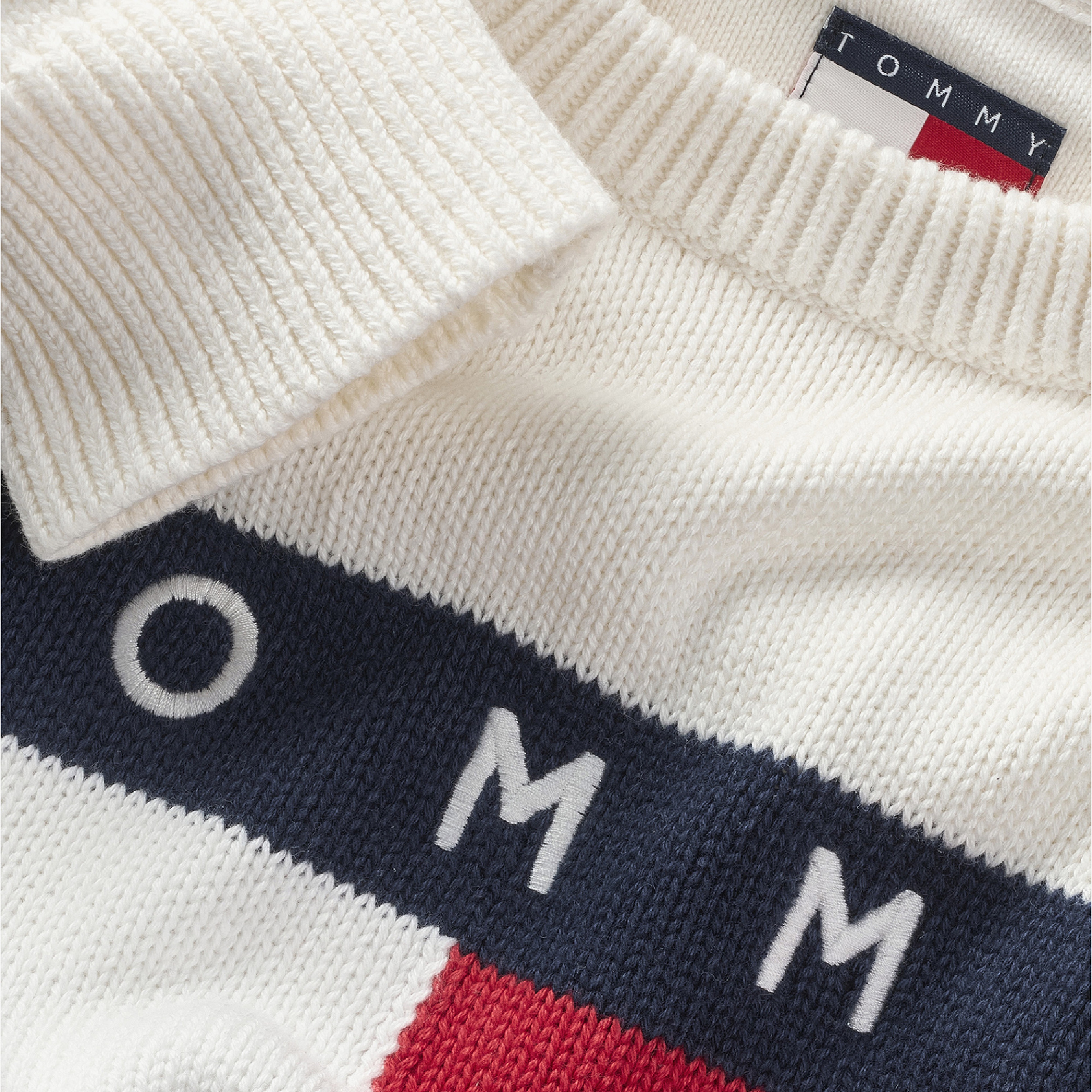 Tommy Jeans Center Flag Ext Kadın Beyaz Kazak