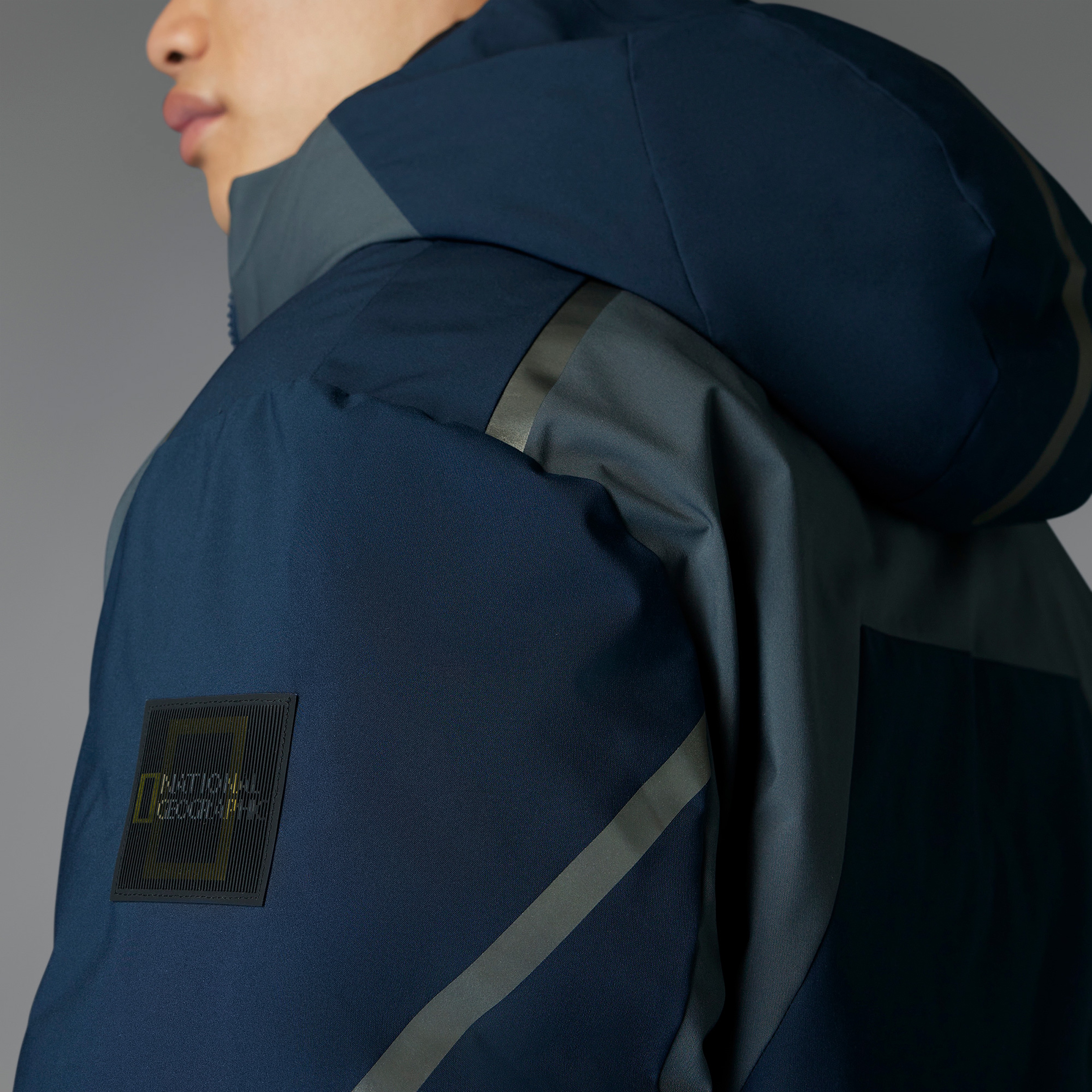 adidas National Geographic Insulated Çift Taraflı Erkek Gri Mont