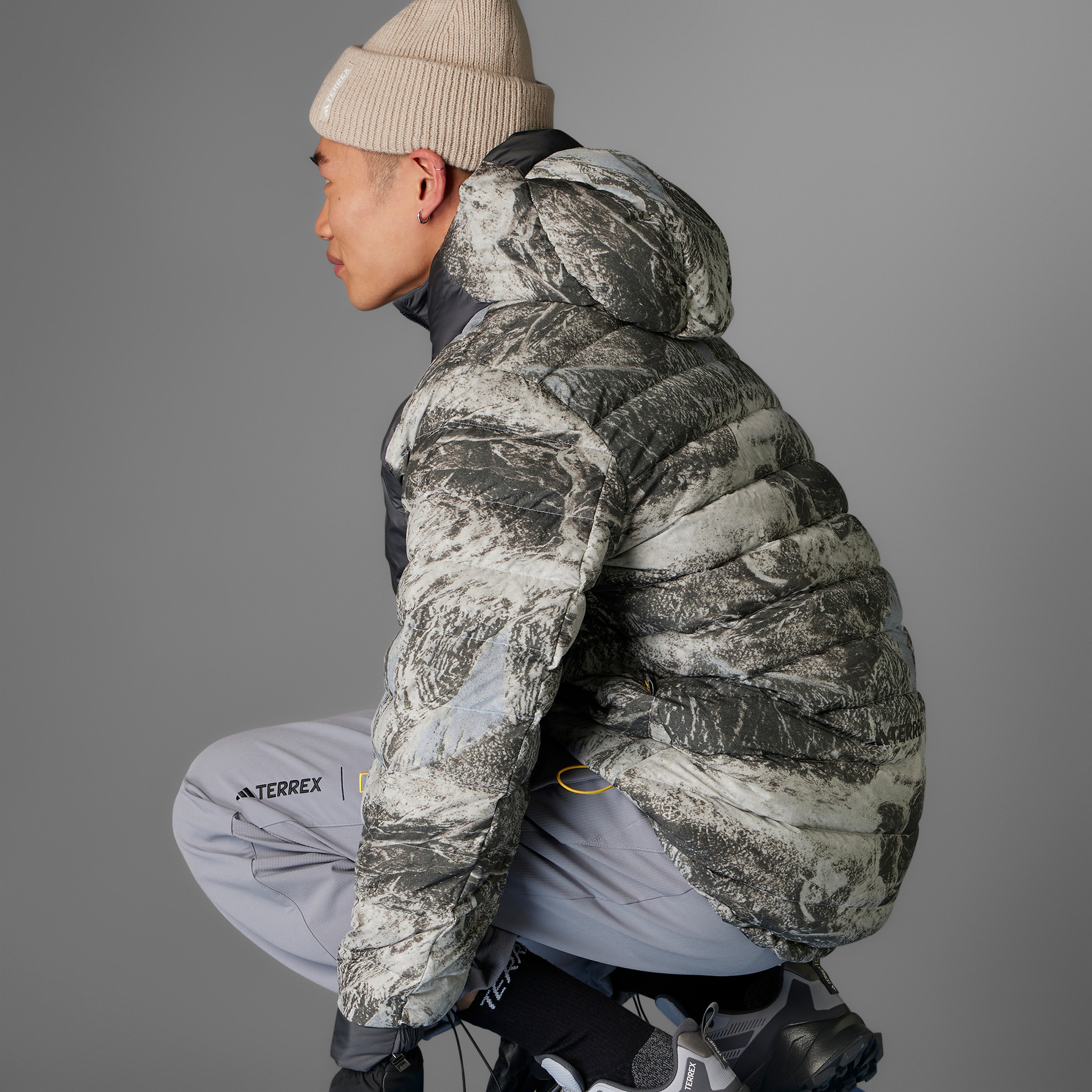 adidas National Geographic Insulated Çift Taraflı Erkek Gri Mont