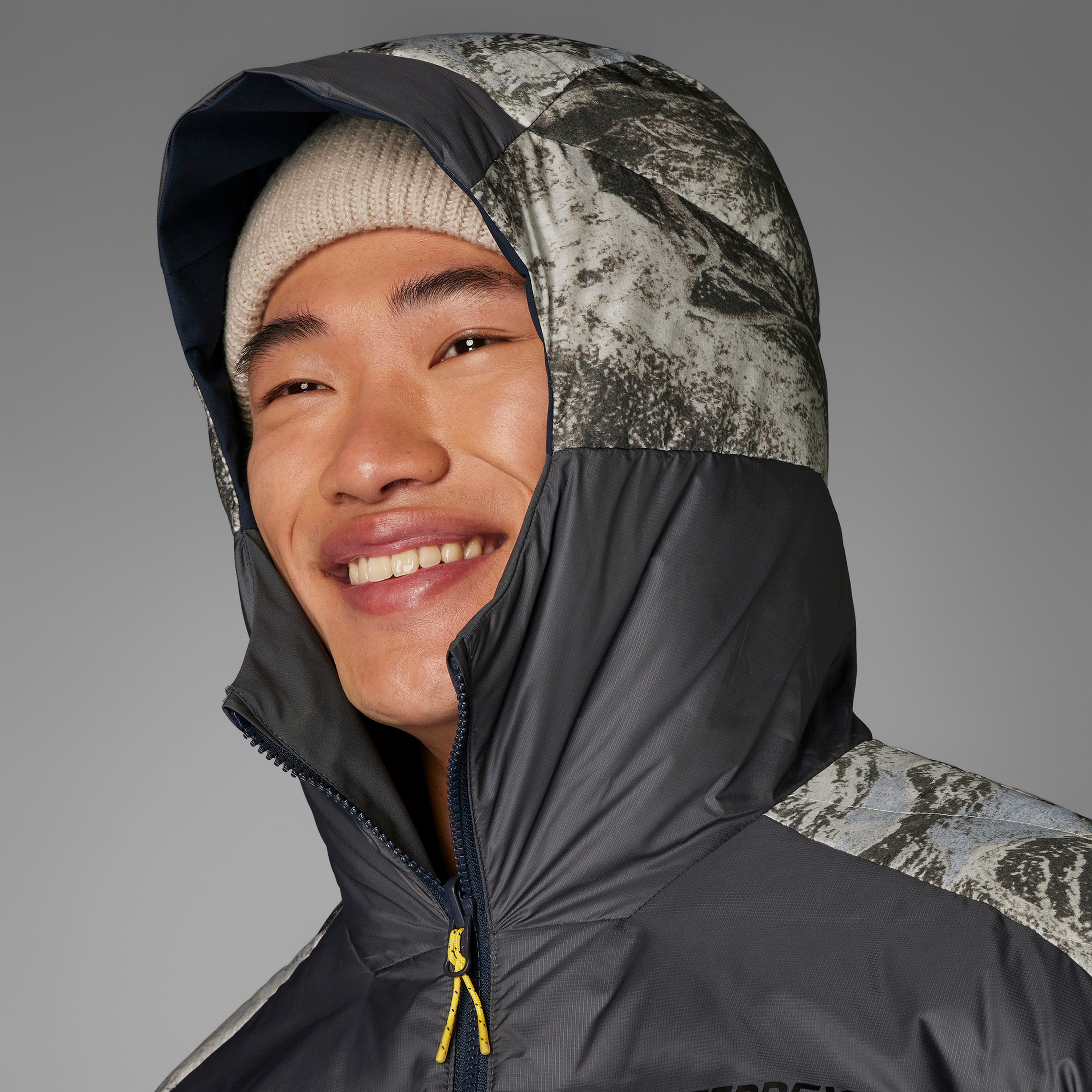 adidas National Geographic Insulated Çift Taraflı Erkek Gri Mont