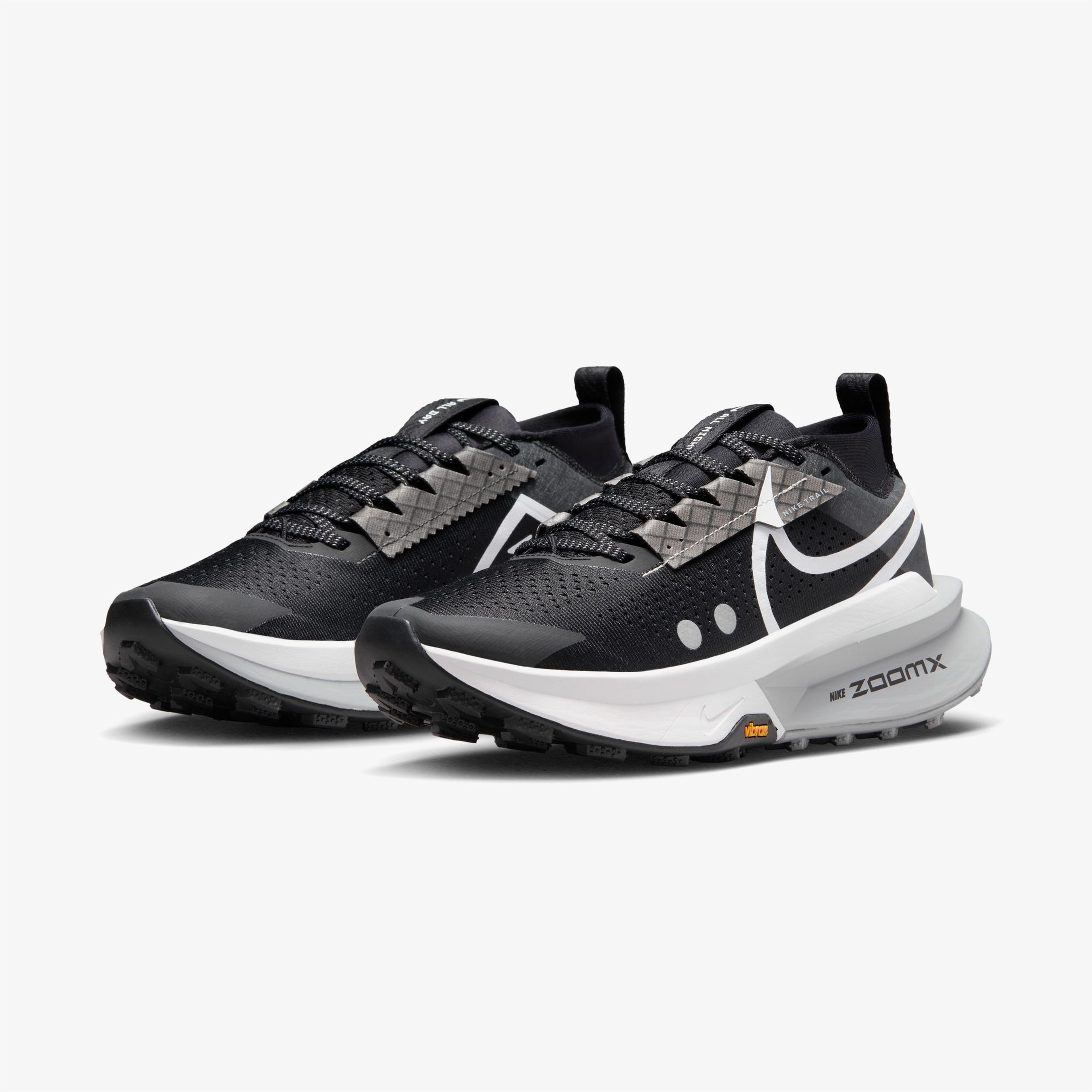 Nike Zoom X Zegama Kadın Siyah Koşu Ayakkabısı