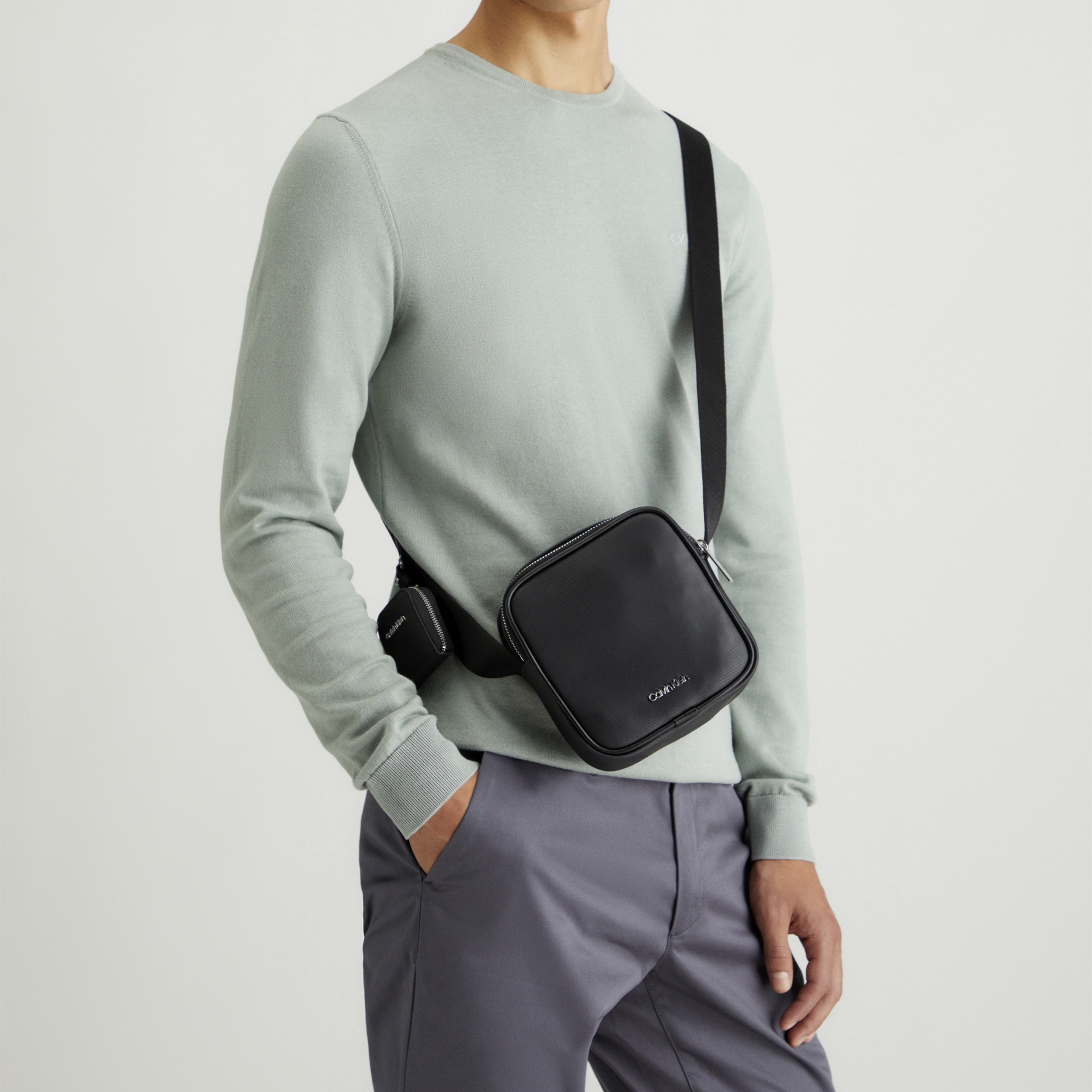 Calvin Klein Essential Erkek Siyah Çapraz Çanta