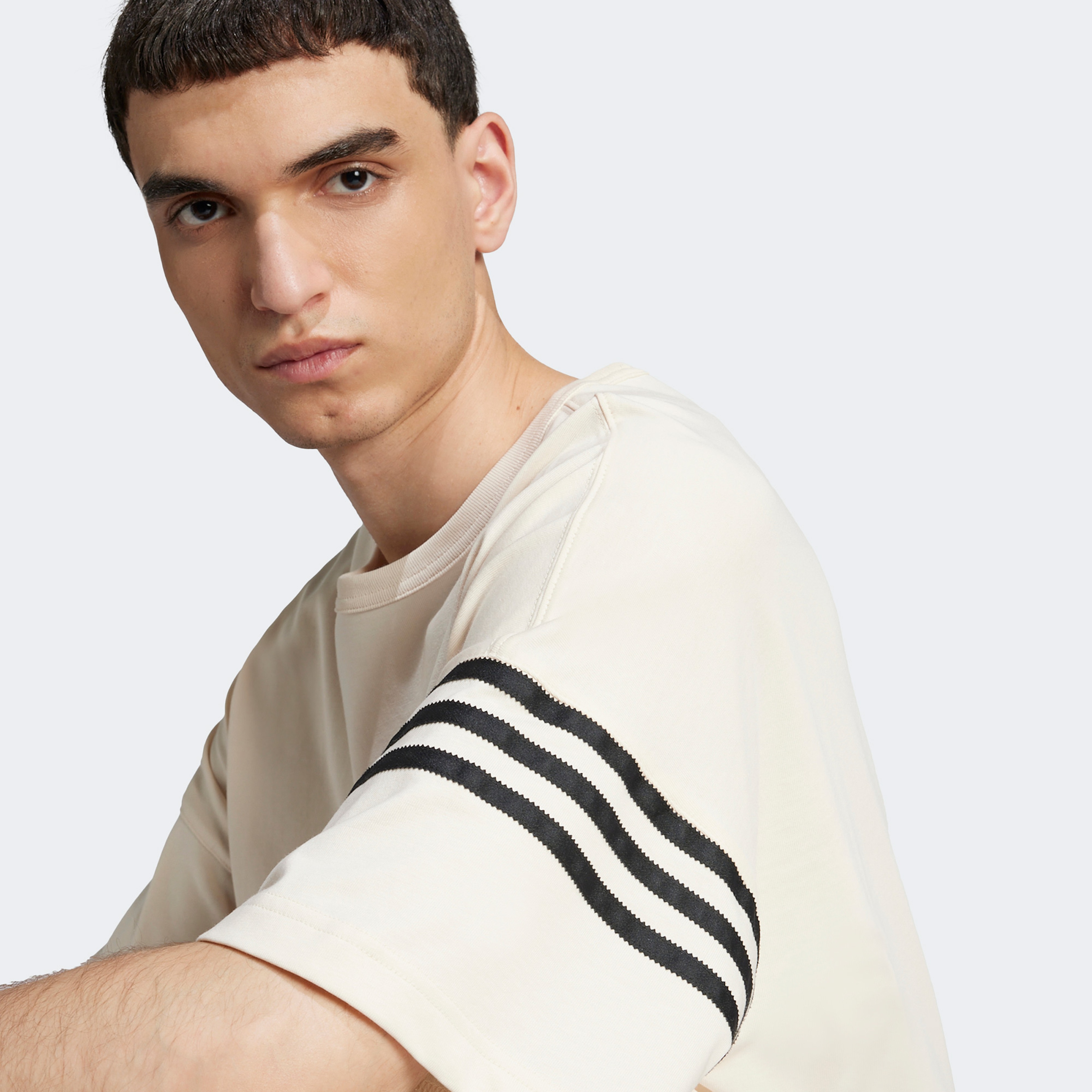 adidas NeuClassics Erkek Beyaz T-Shirt