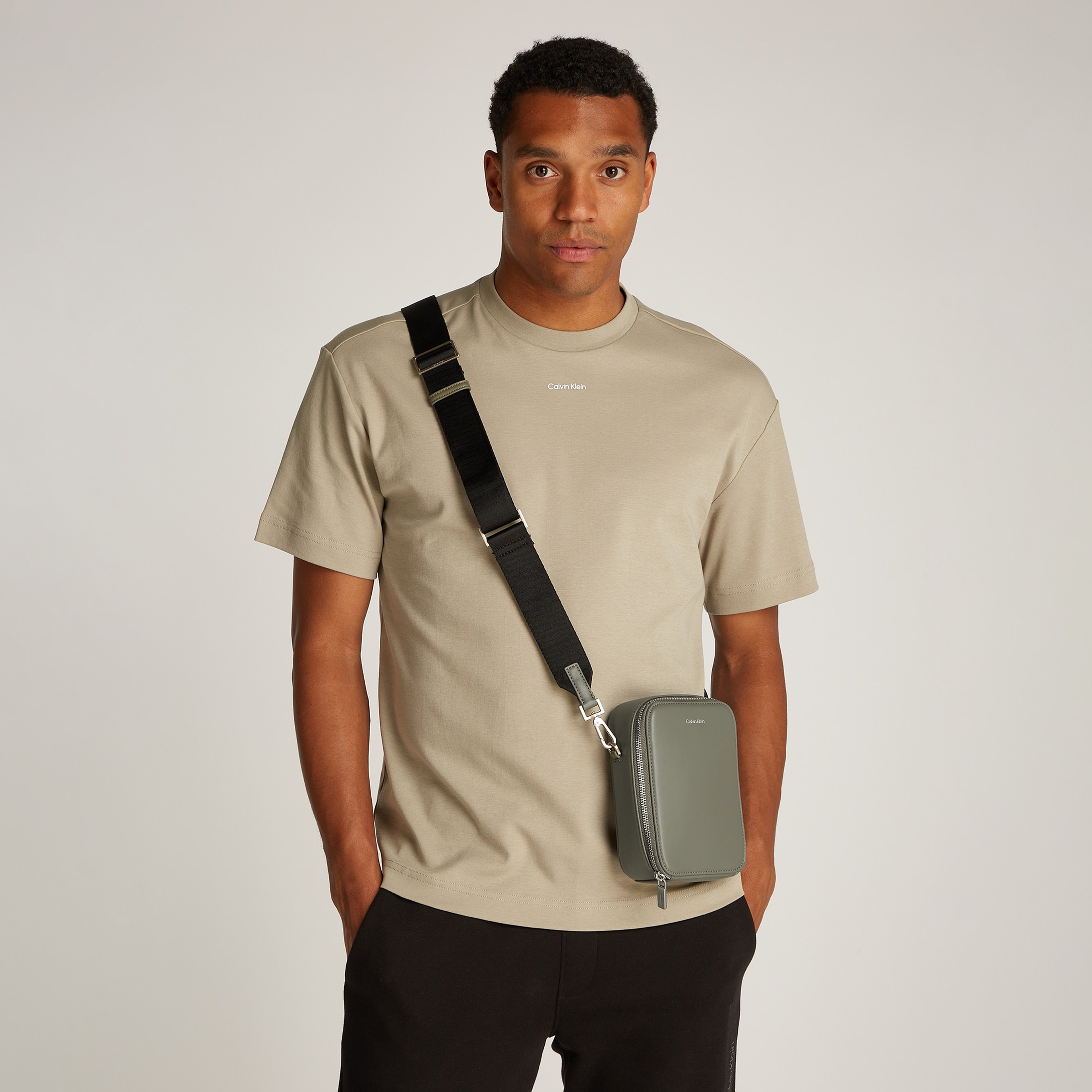 Calvin Klein Sleek Reporter Xs Erkek Haki El Çantası