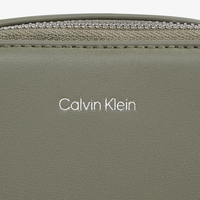 Calvin Klein Sleek Reporter Xs Erkek Haki El Çantası
