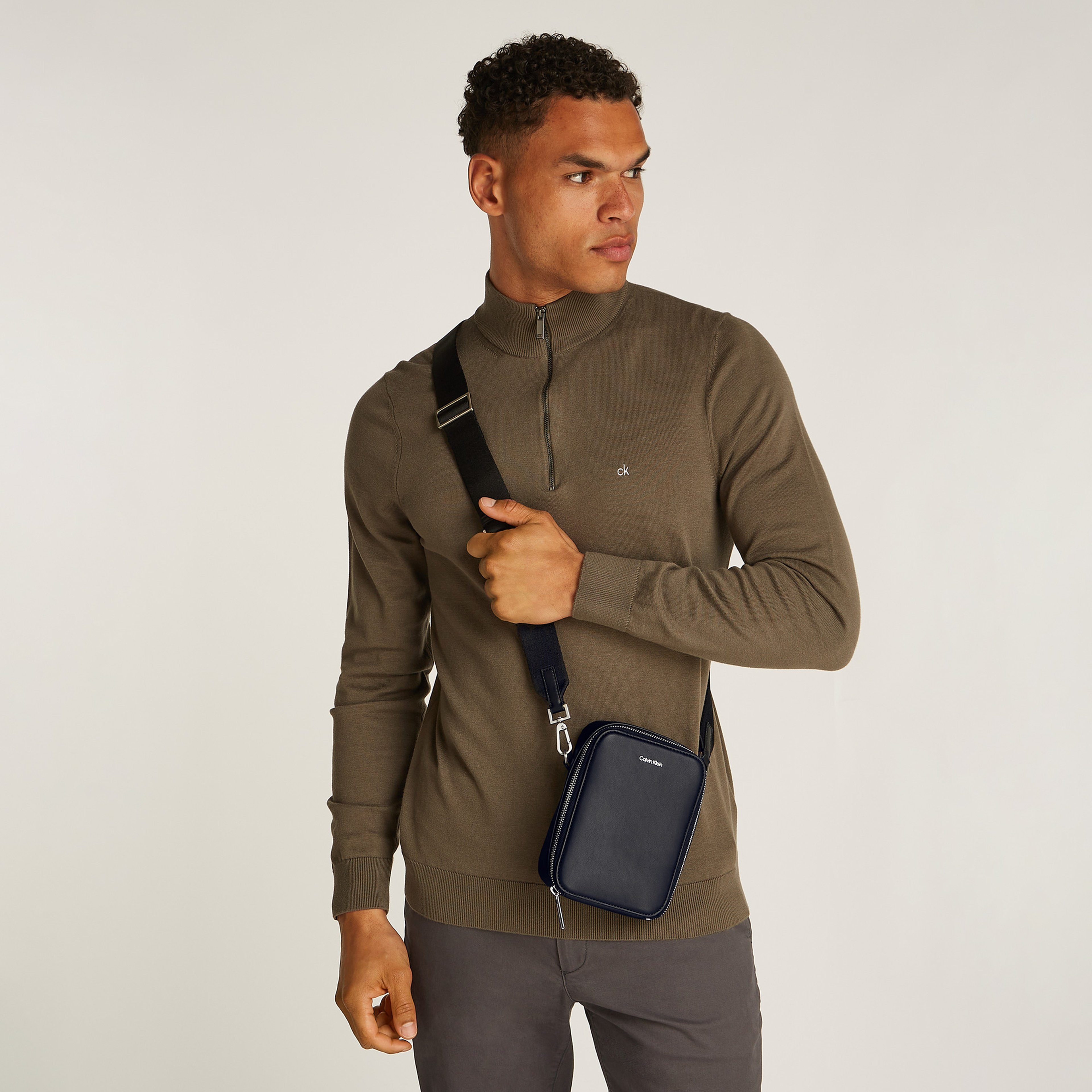 Calvin Klein Sleek Reporter Xs Erkek Siyah El Çantası