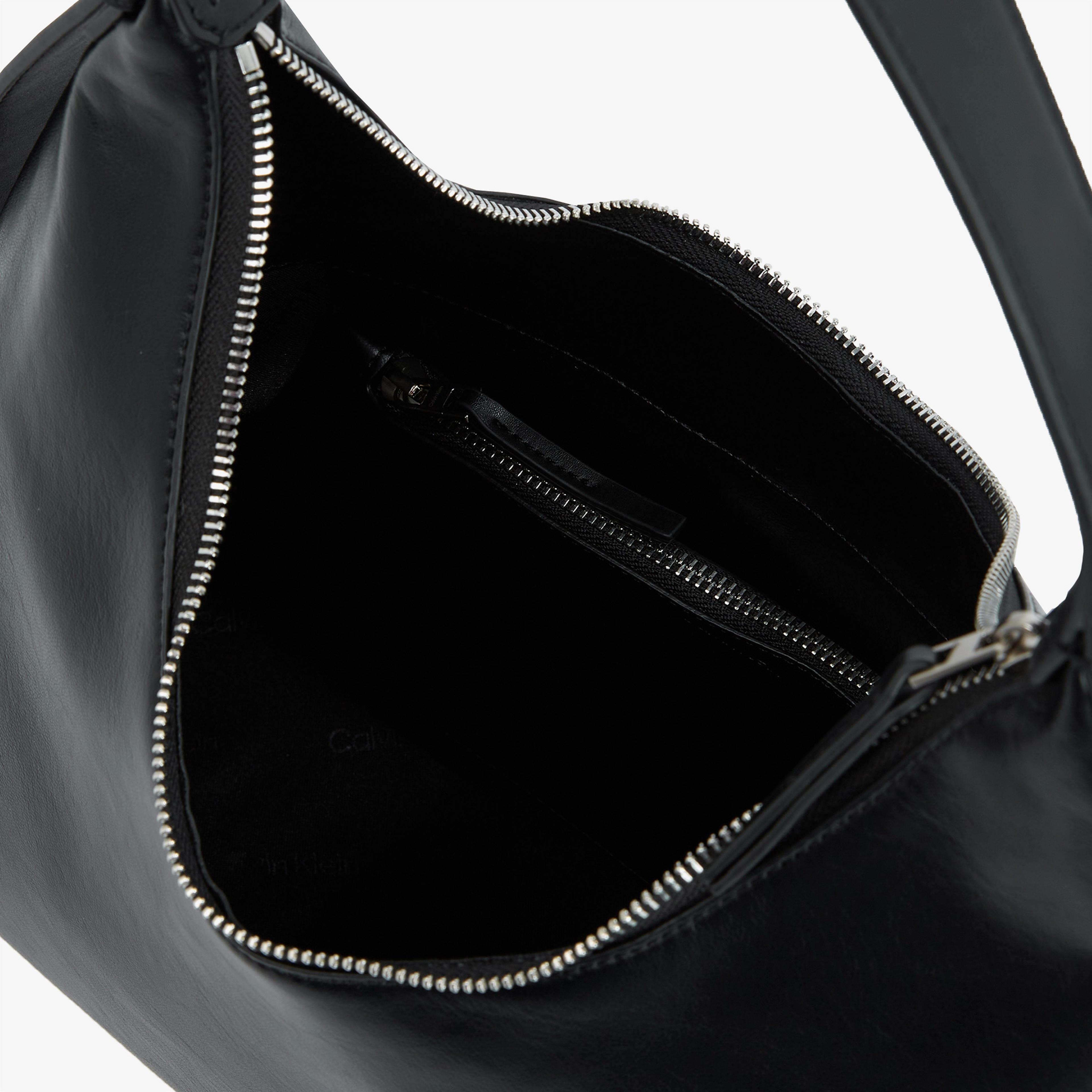 Calvin Klein Hardware Strap Hobo Kadın Siyah El Çantası