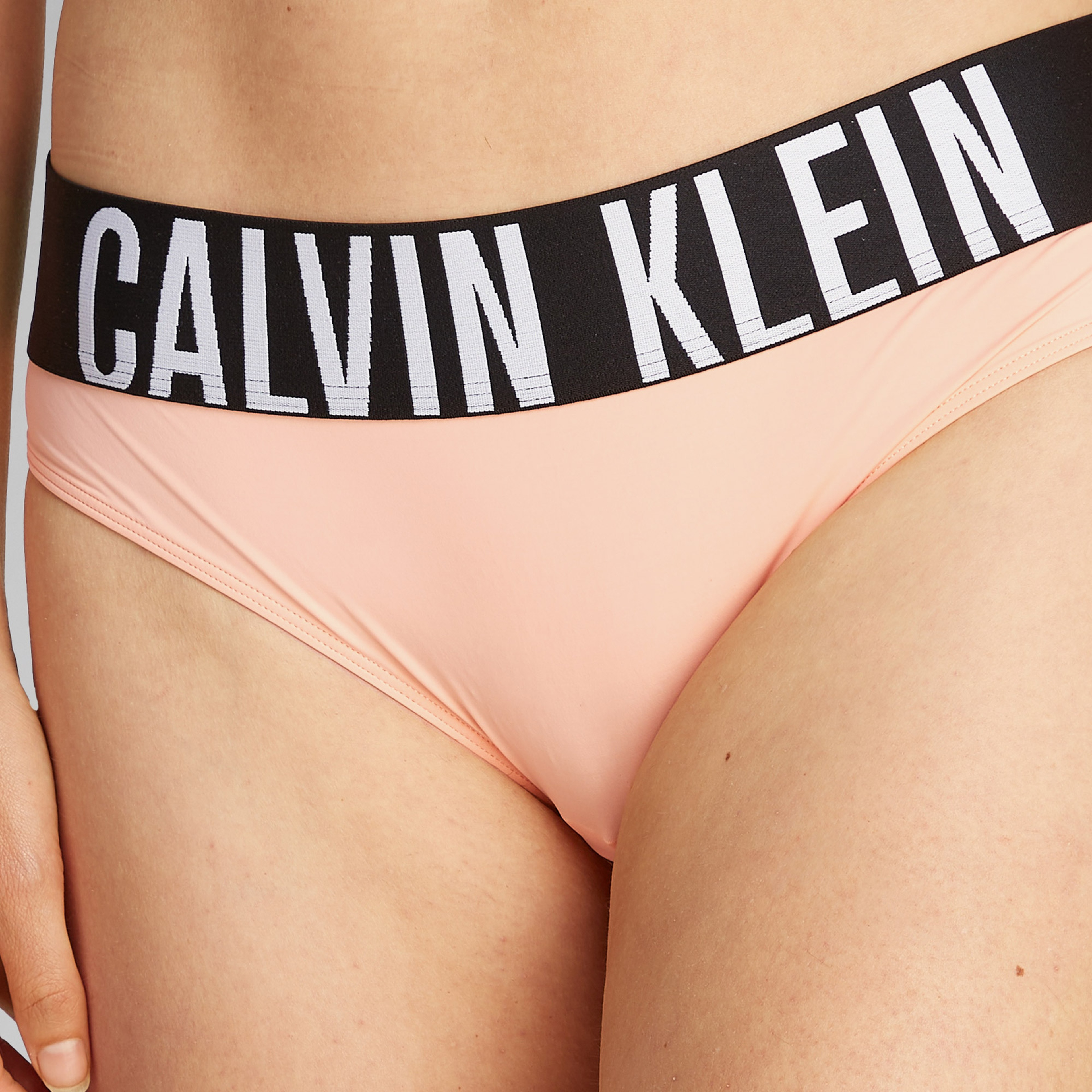 Calvin Klein Kadın Pembe Külot
