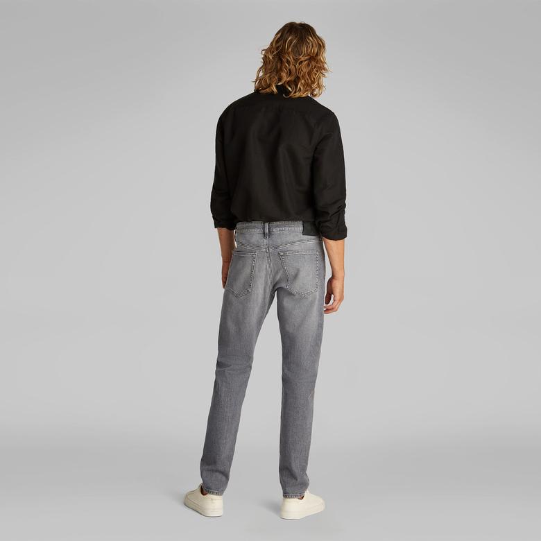 Calvin Klein Slim Taper Erkek Gri Jean