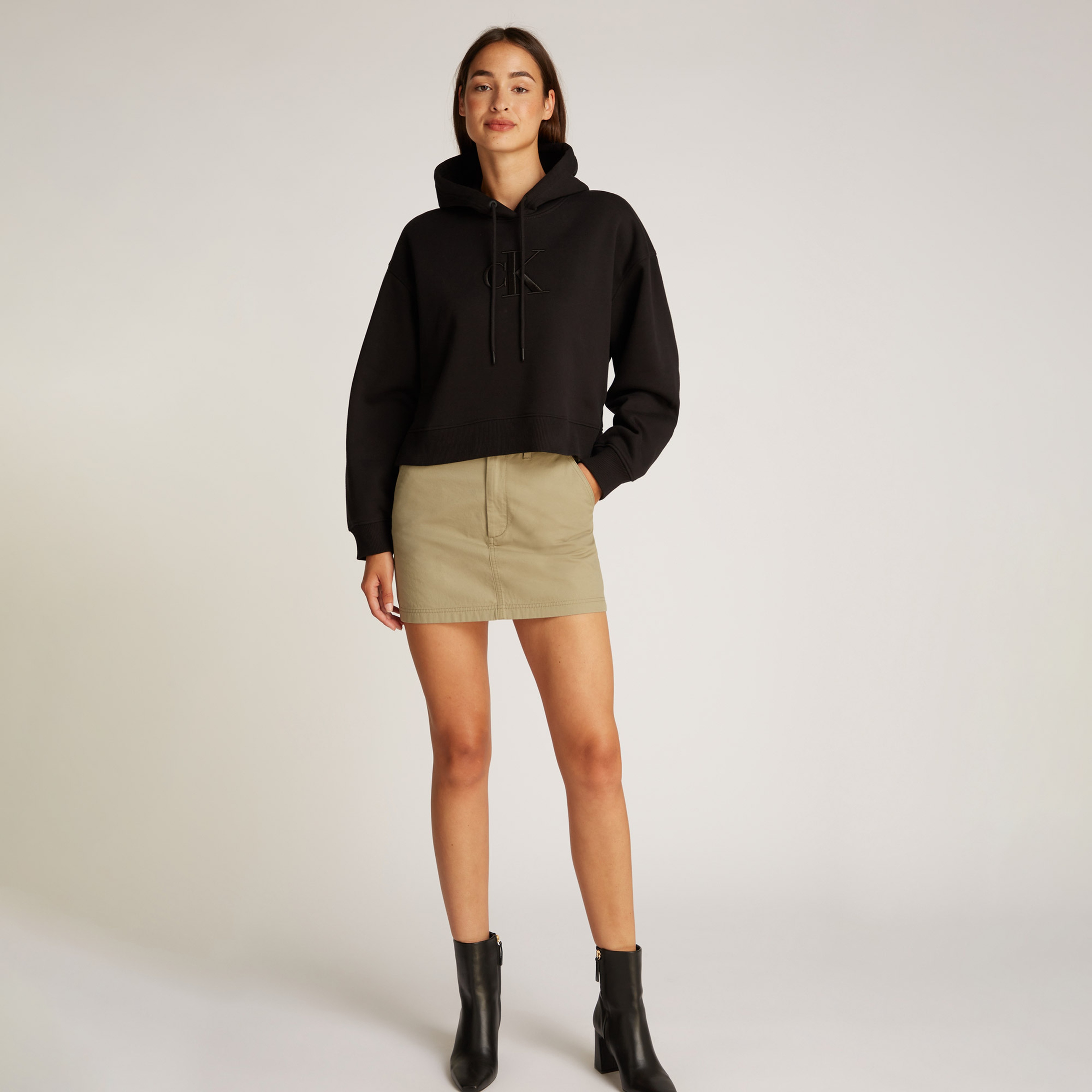 Calvin Klein Raised Embroidery Kadın Siyah Sweatshirt