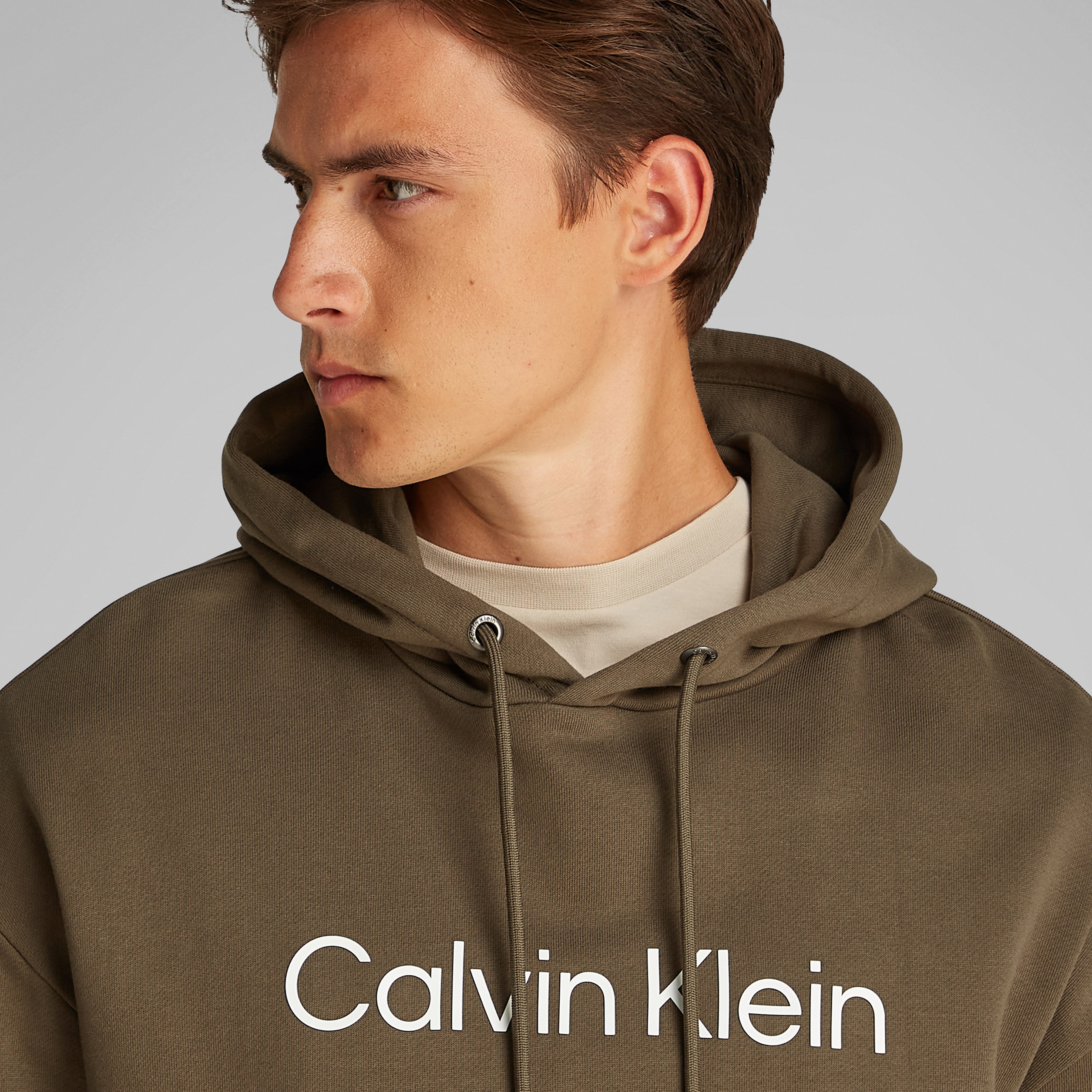 Calvin Klein Hero Logo Comfort Erkek Haki Sweatshirt