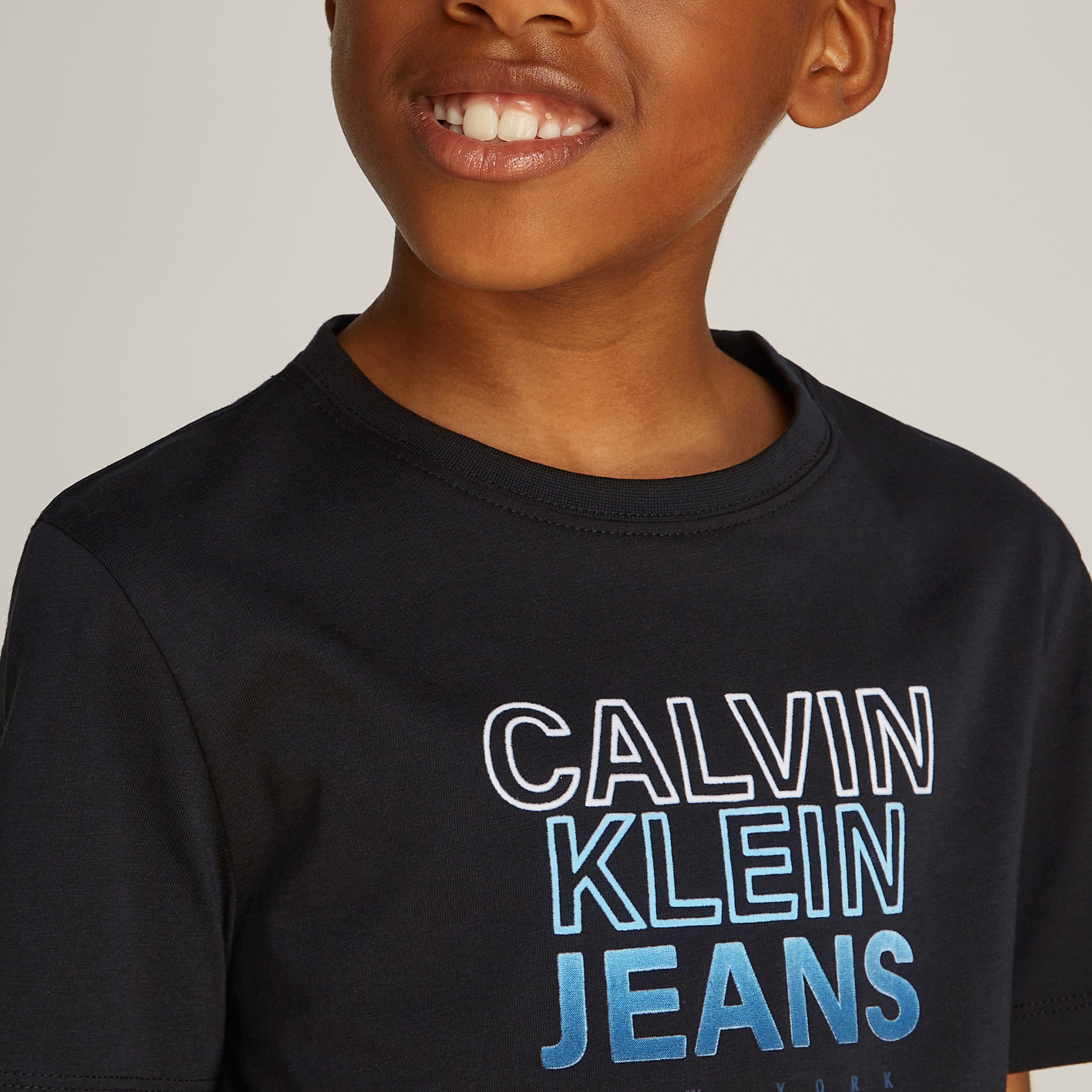 Calvin Klein Gradient Flo Logo Çocuk Siyah T-Shirt