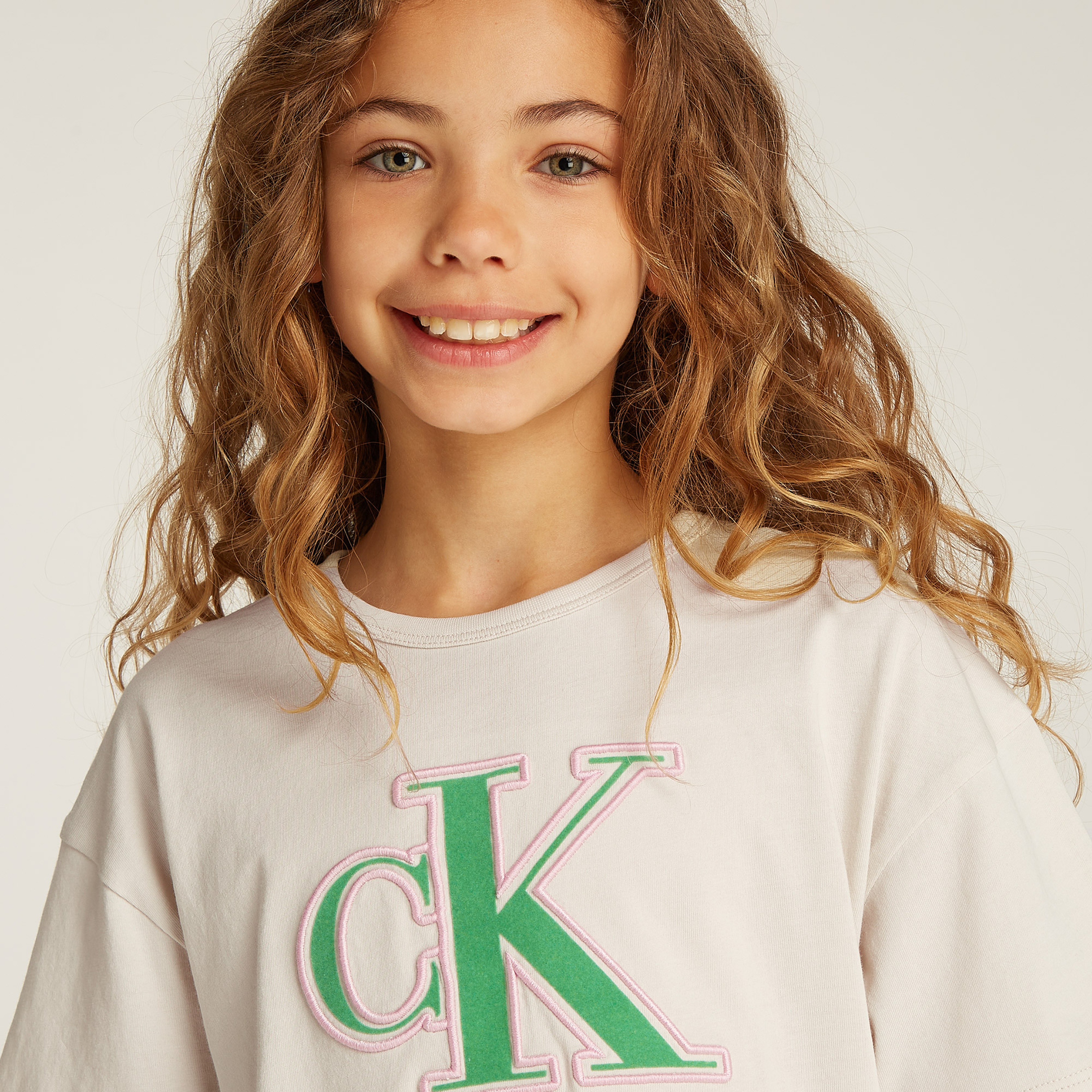 Calvin Klein Monogram Flo Boxy Çocuk Bej T-Shirt