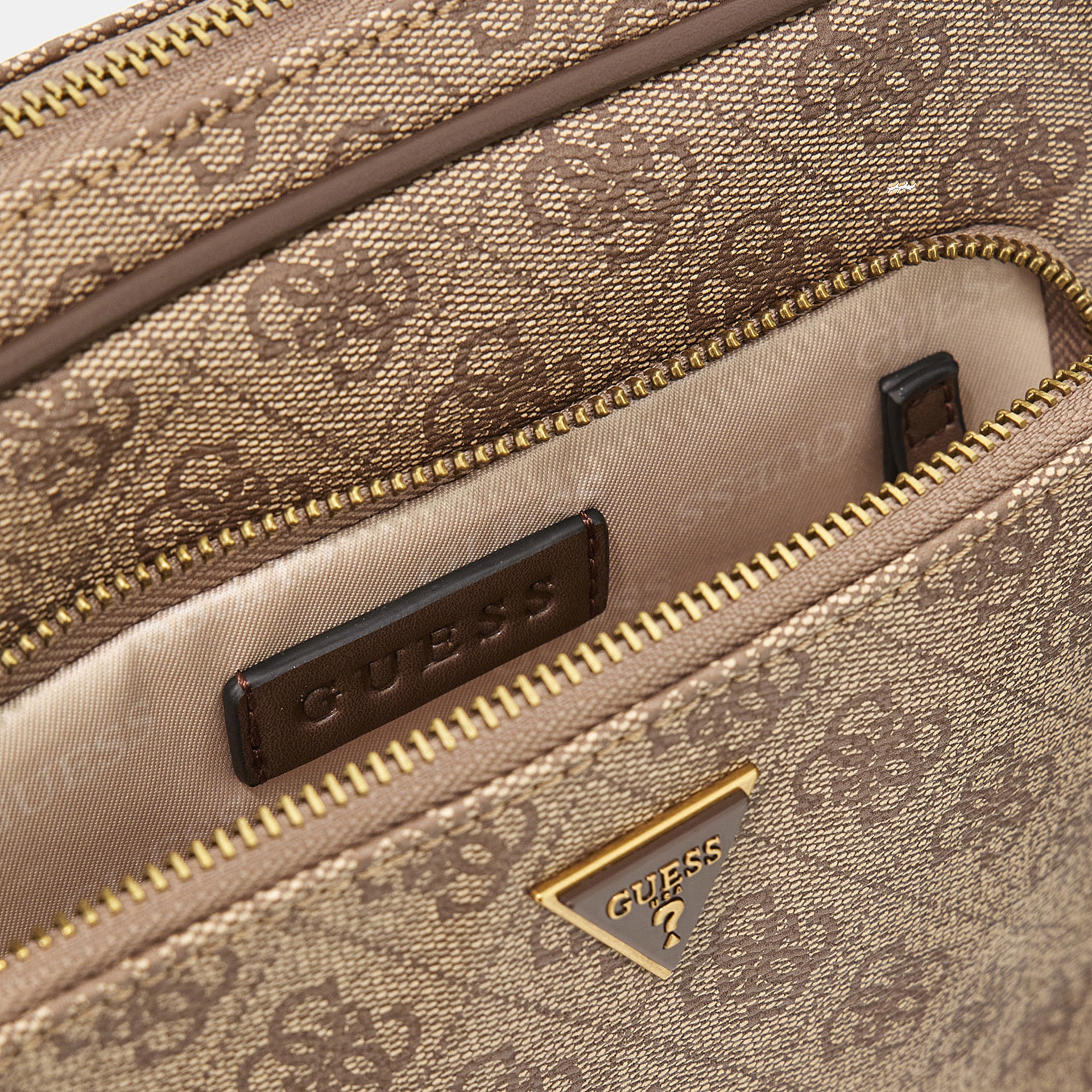 Guess Milano Compact Backp  Erkek Kahverengi Çapraz Askılı Çanta