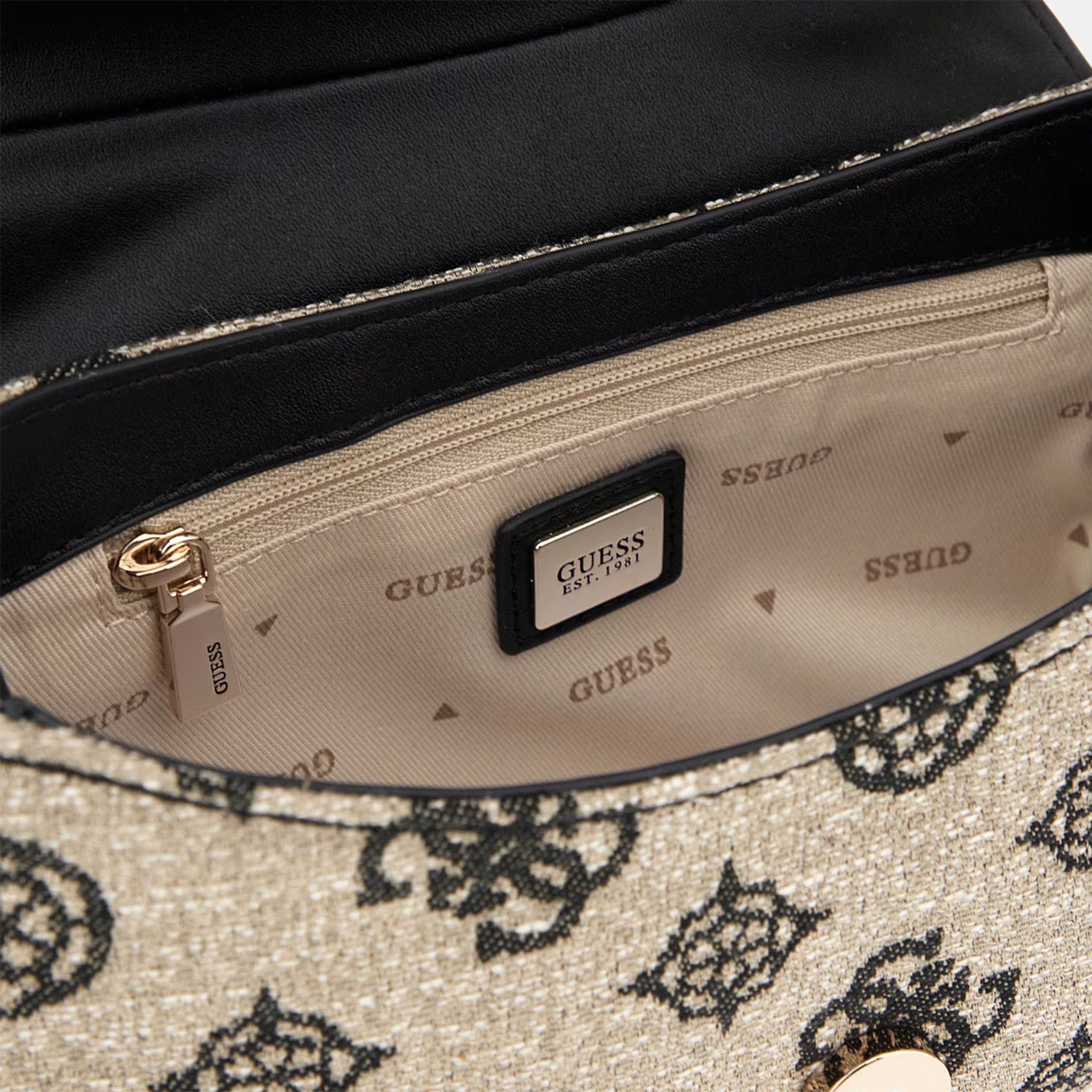 Guess Beyza Flap 27190 Kadın Siyah Omuz Çantası