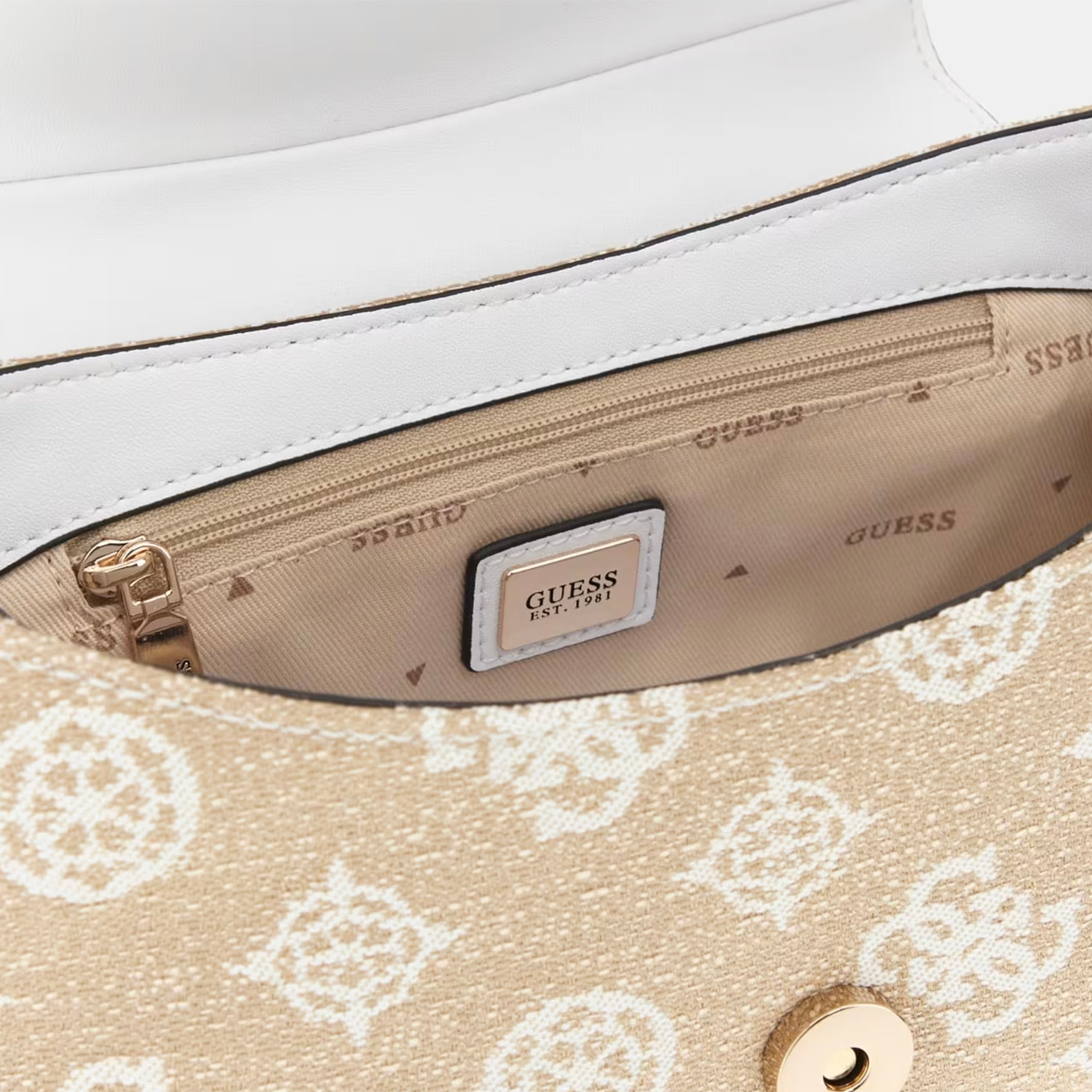 Guess Beyaz Flap 27190 Kadın Beyaz  Omuz Çantası