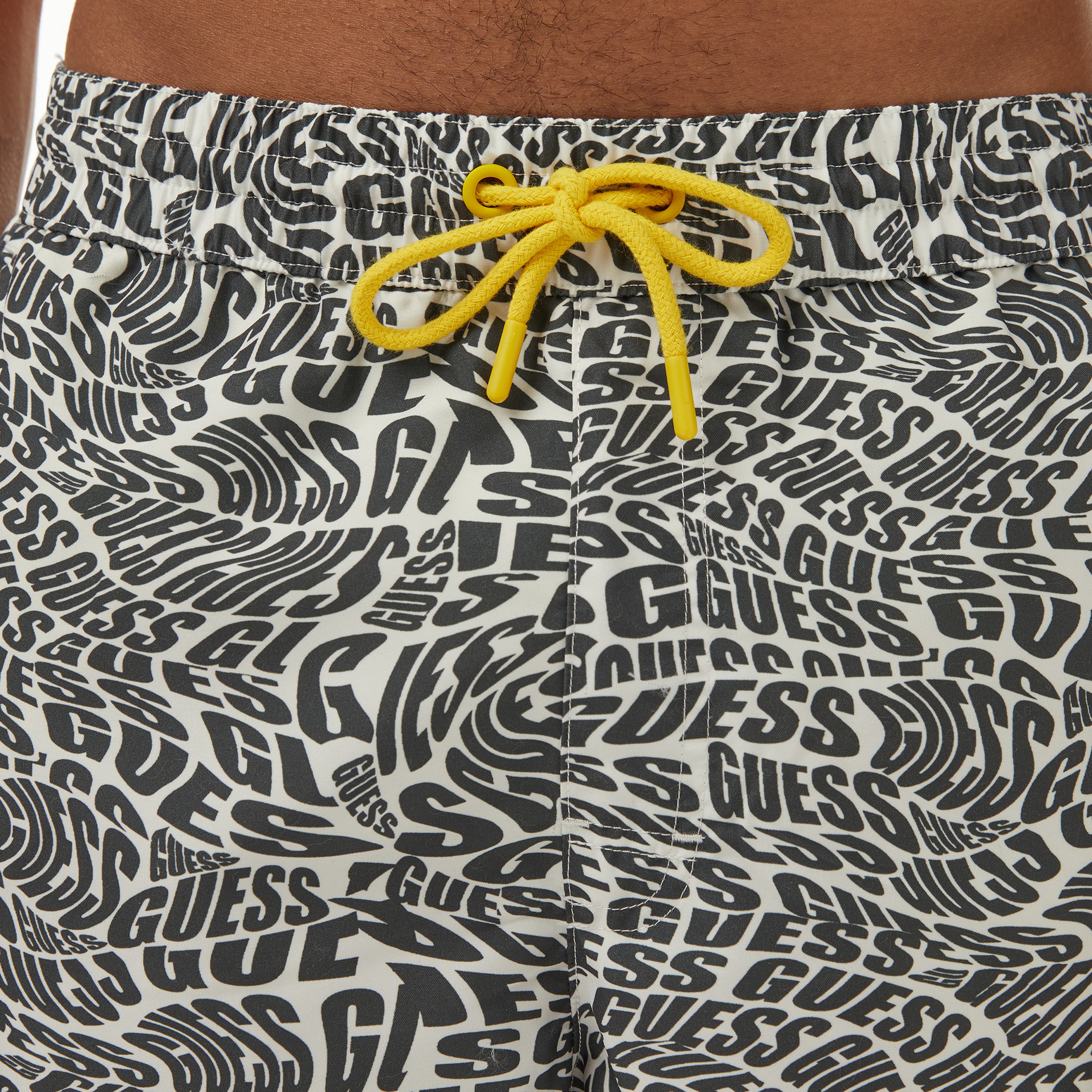 Guess Medium Twill 115 Erkek Siyah Deniz Şortu