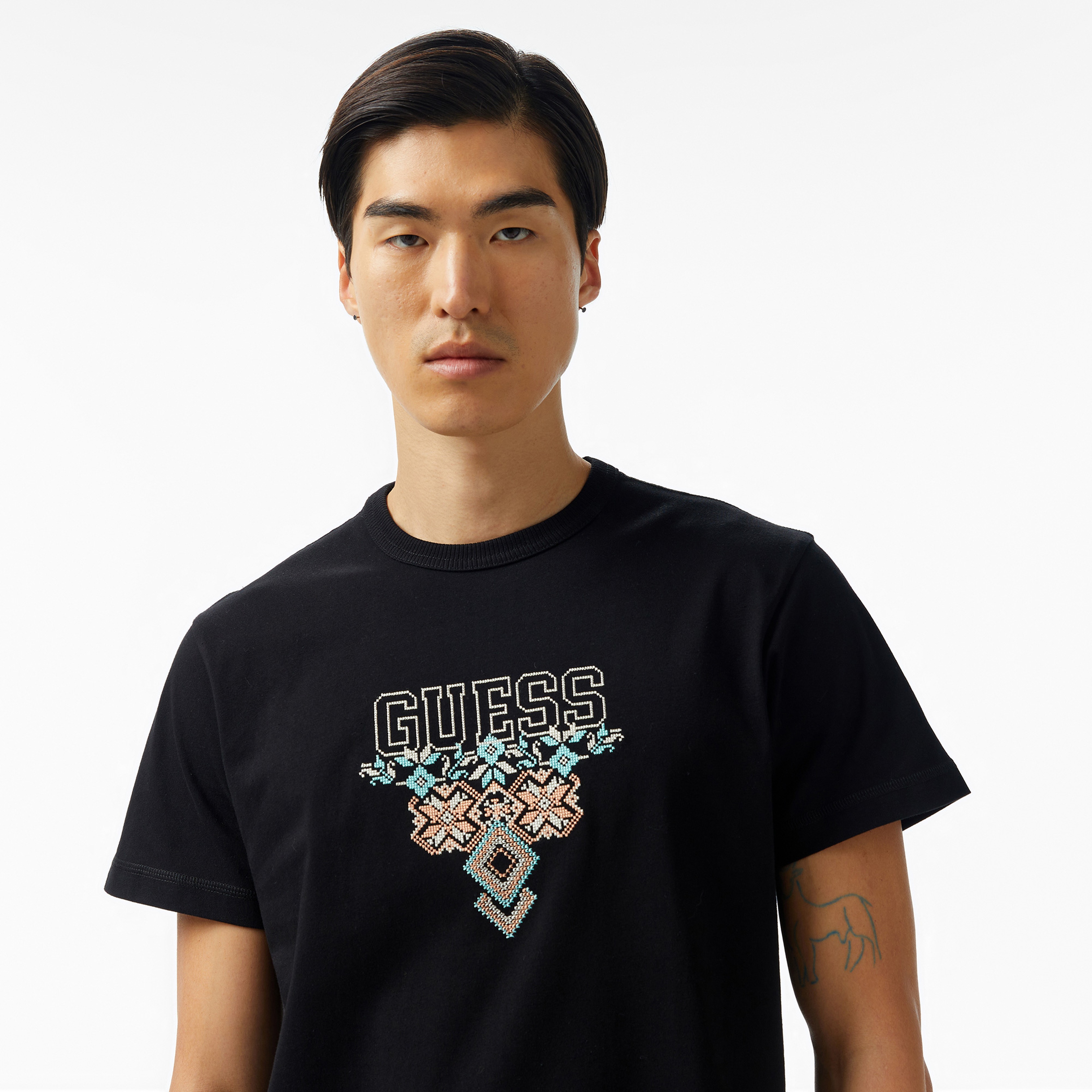 Guess Triangle Mid Organic Heavy 205 Erkek Siyah T-Shirt