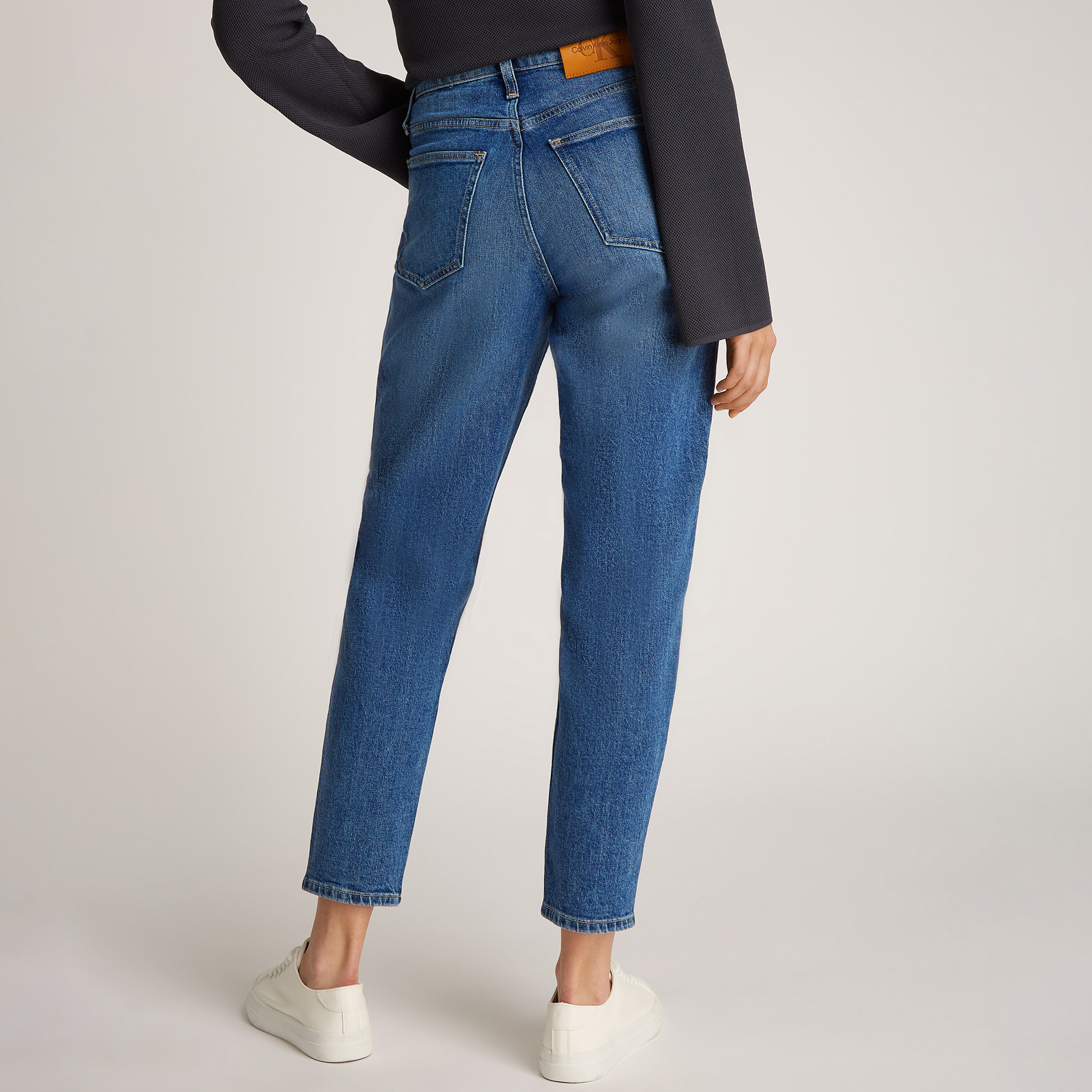 Calvin Klein Mom Kadın Lacivert Jean