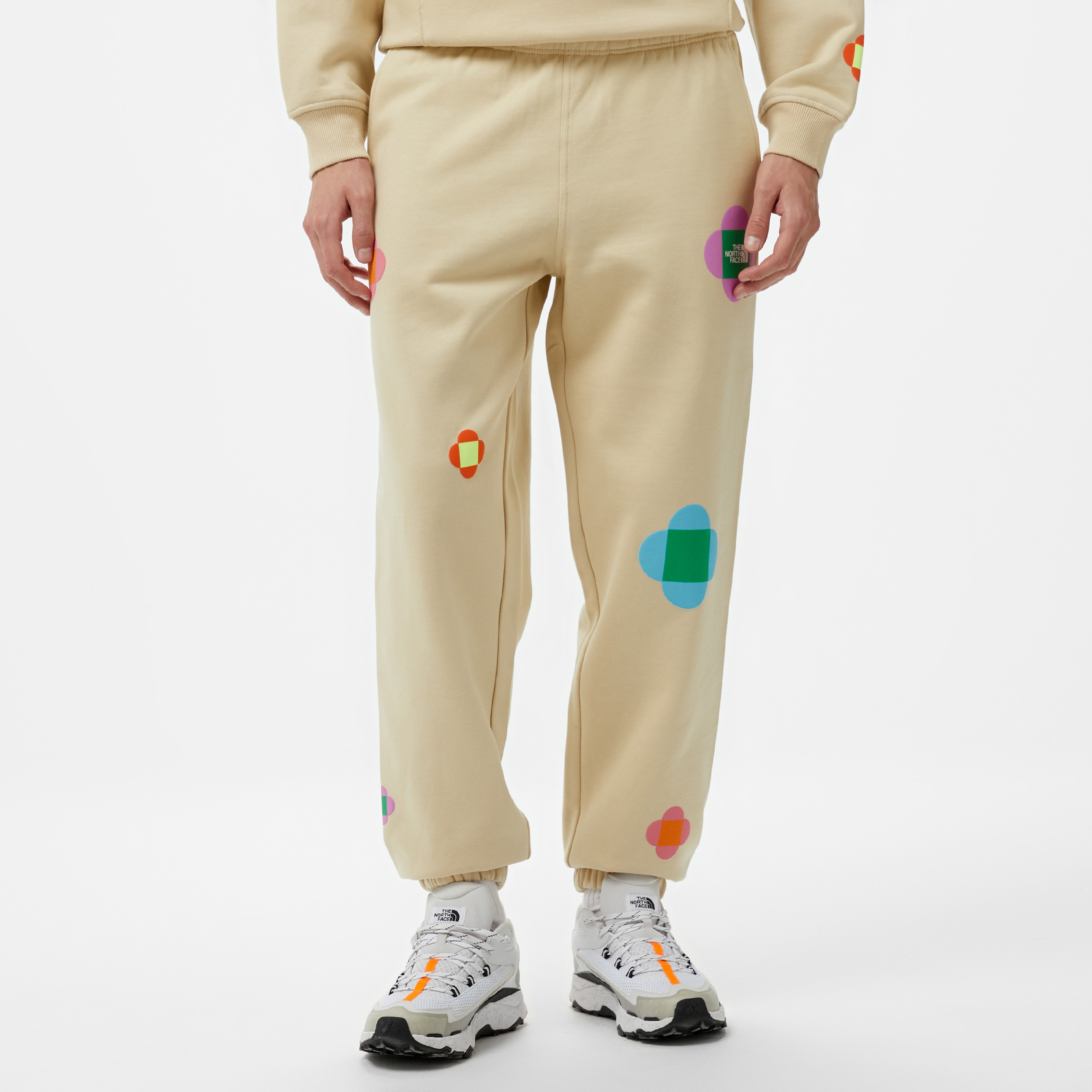The North Face Yinka Ilori Lets Blosso Together Erkek Kahverengi Pantolon