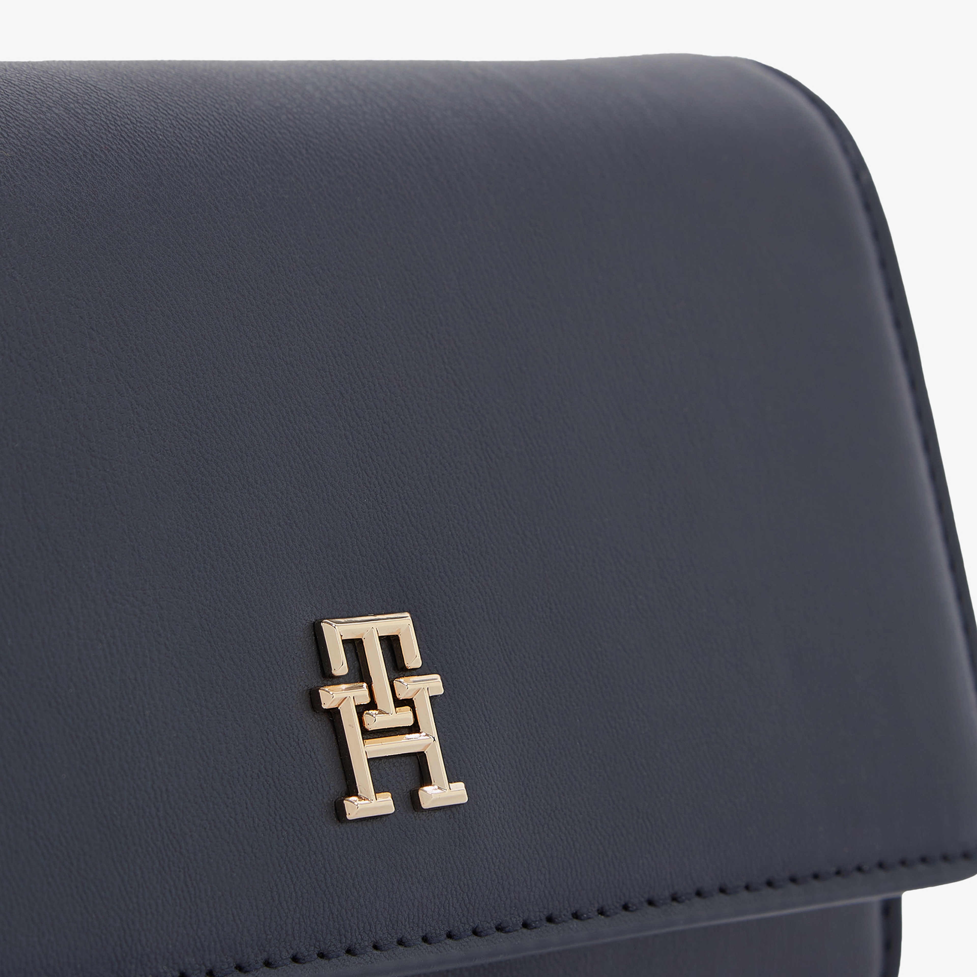 Tommy Hilfiger Eternity Chain Crossover Kadın Lacivert El Çantası