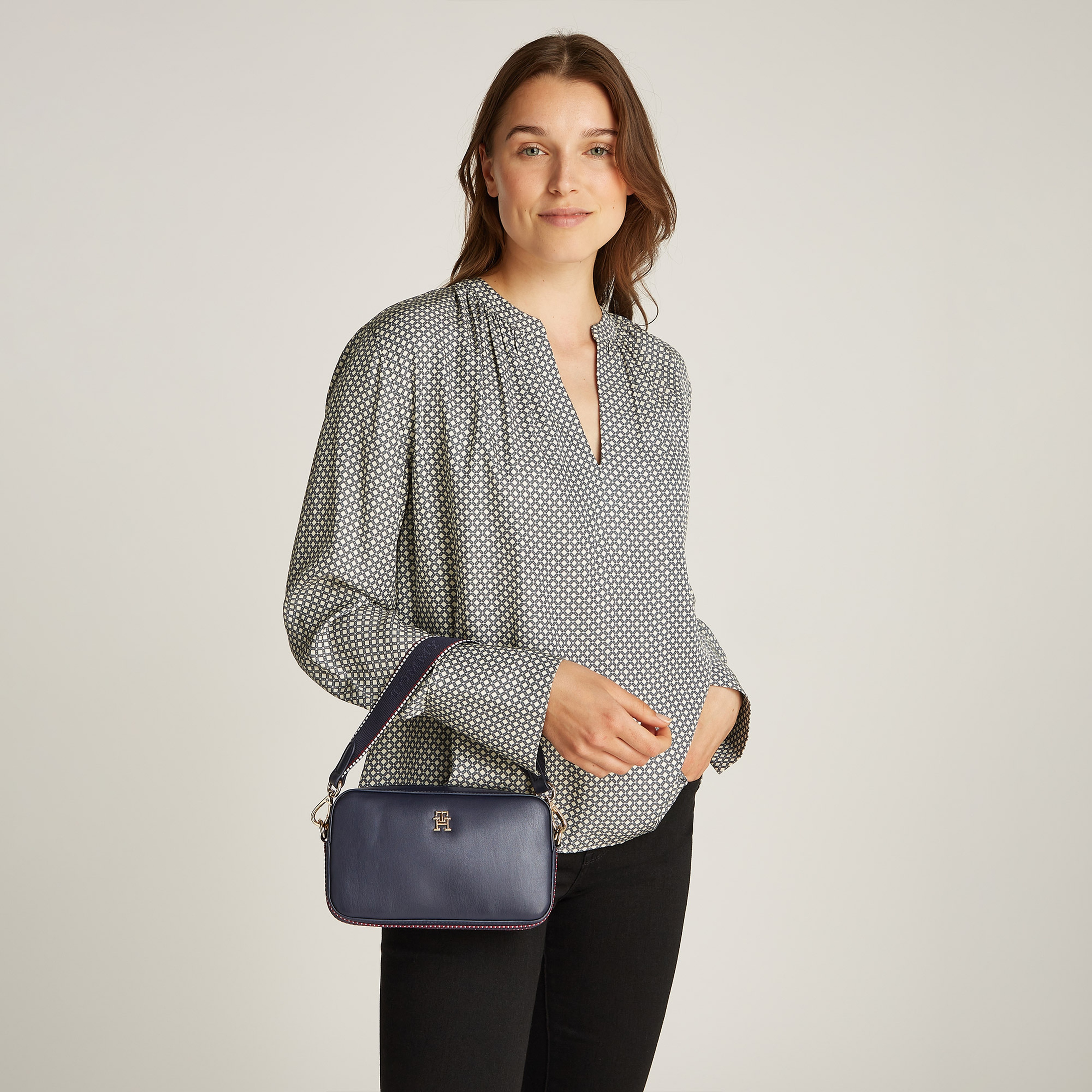 Tommy Hilfiger Kadın Mavi Çanta