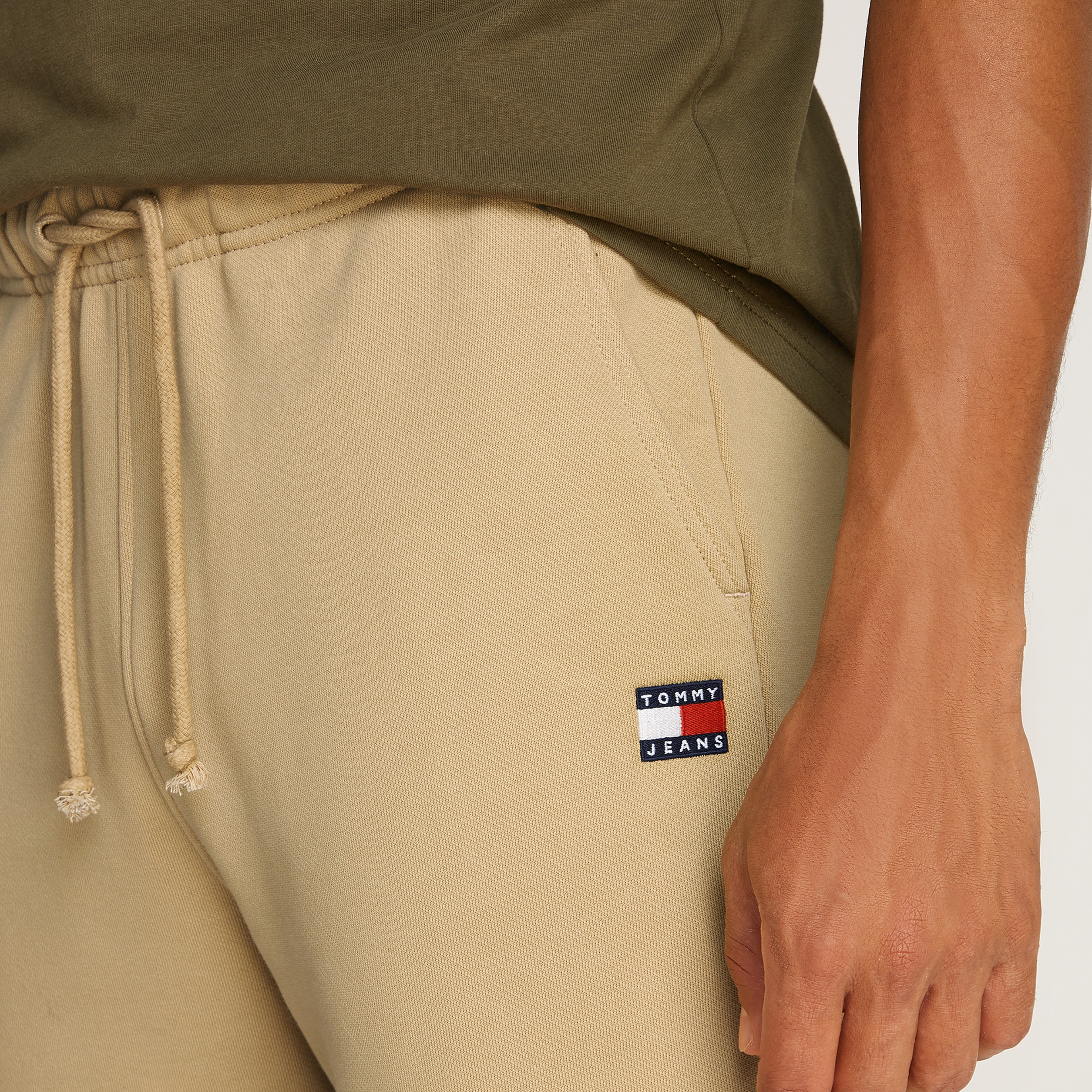 Tommy Jeans Reg Badge Erkek Bej Eşofman Altı