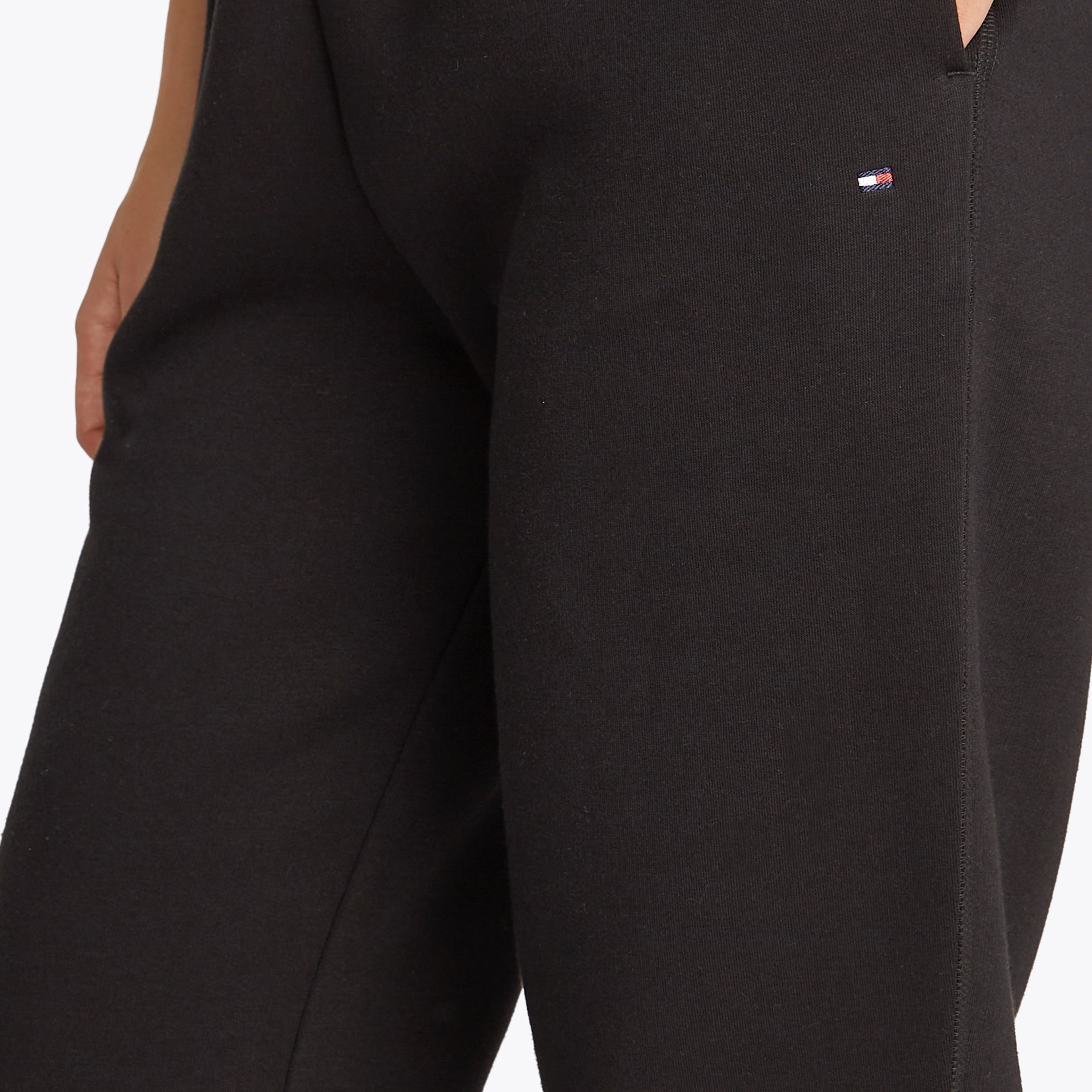 Tommy Hilfiger Flag Essentials Kadın Siyah Eşofman Altı