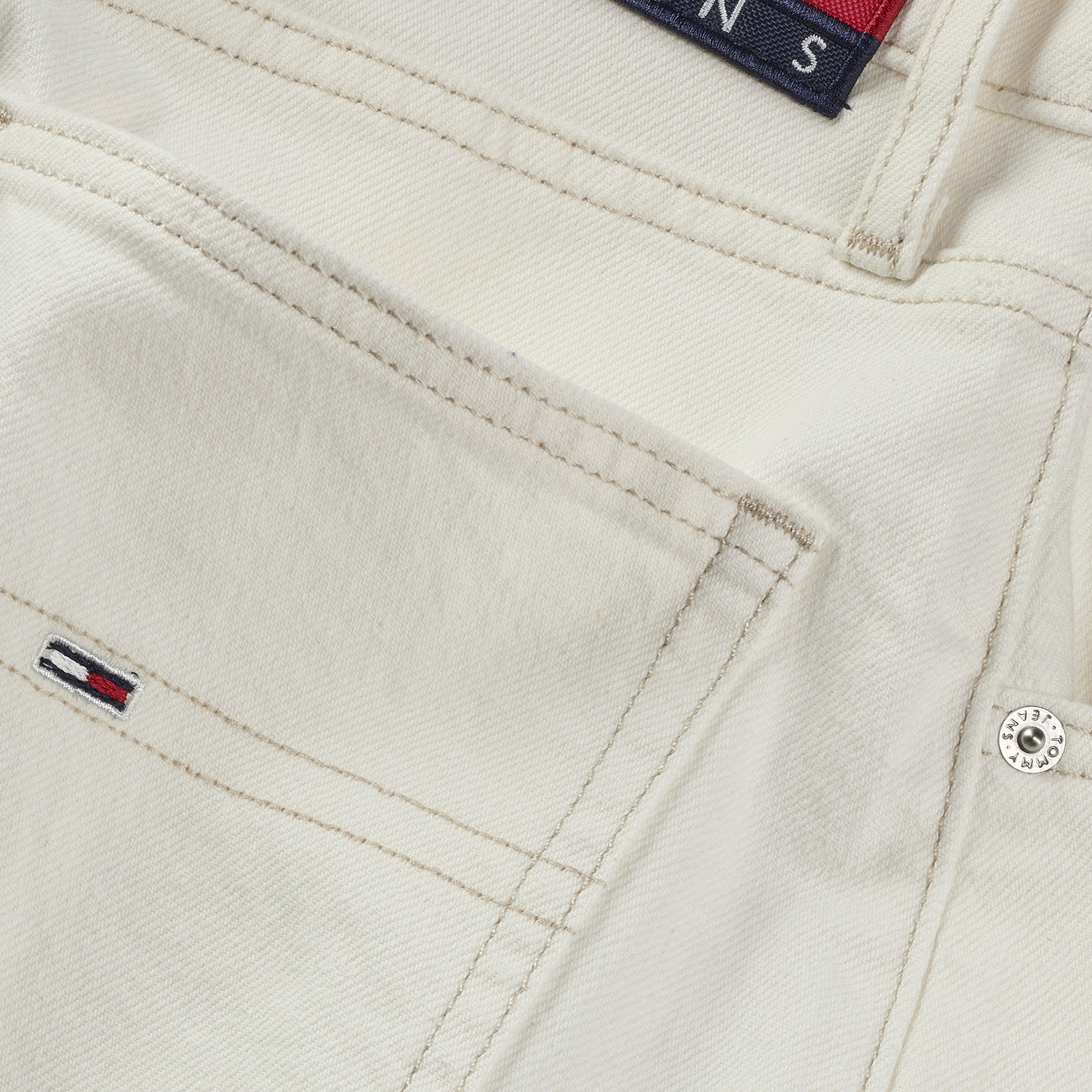 Tommy Jeans Mom Uh Tpr Bi4191 Kadın Beyaz Jean