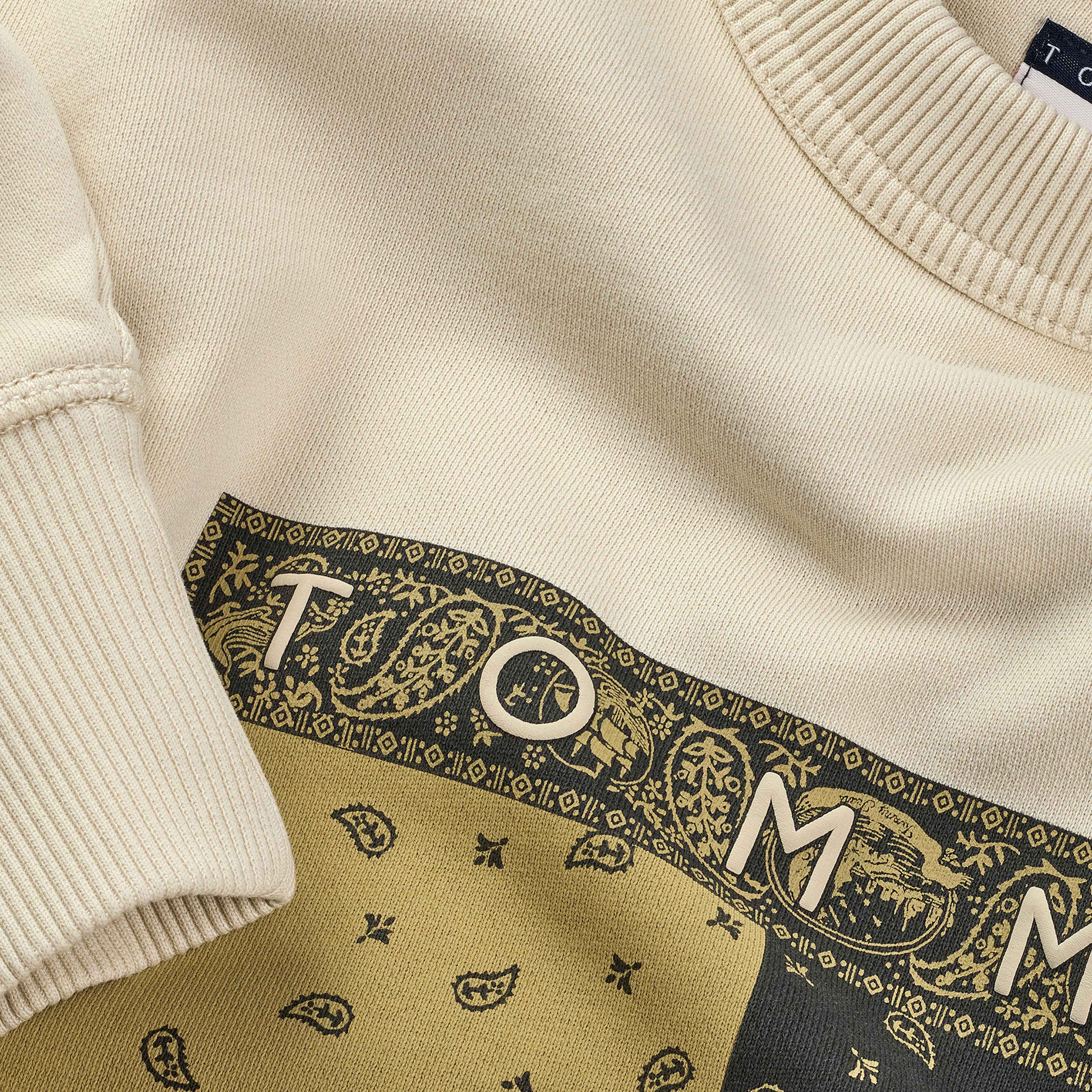 Tommy Jeans Relax Paisley Flag Crew Erkek Bej Sweatshirt