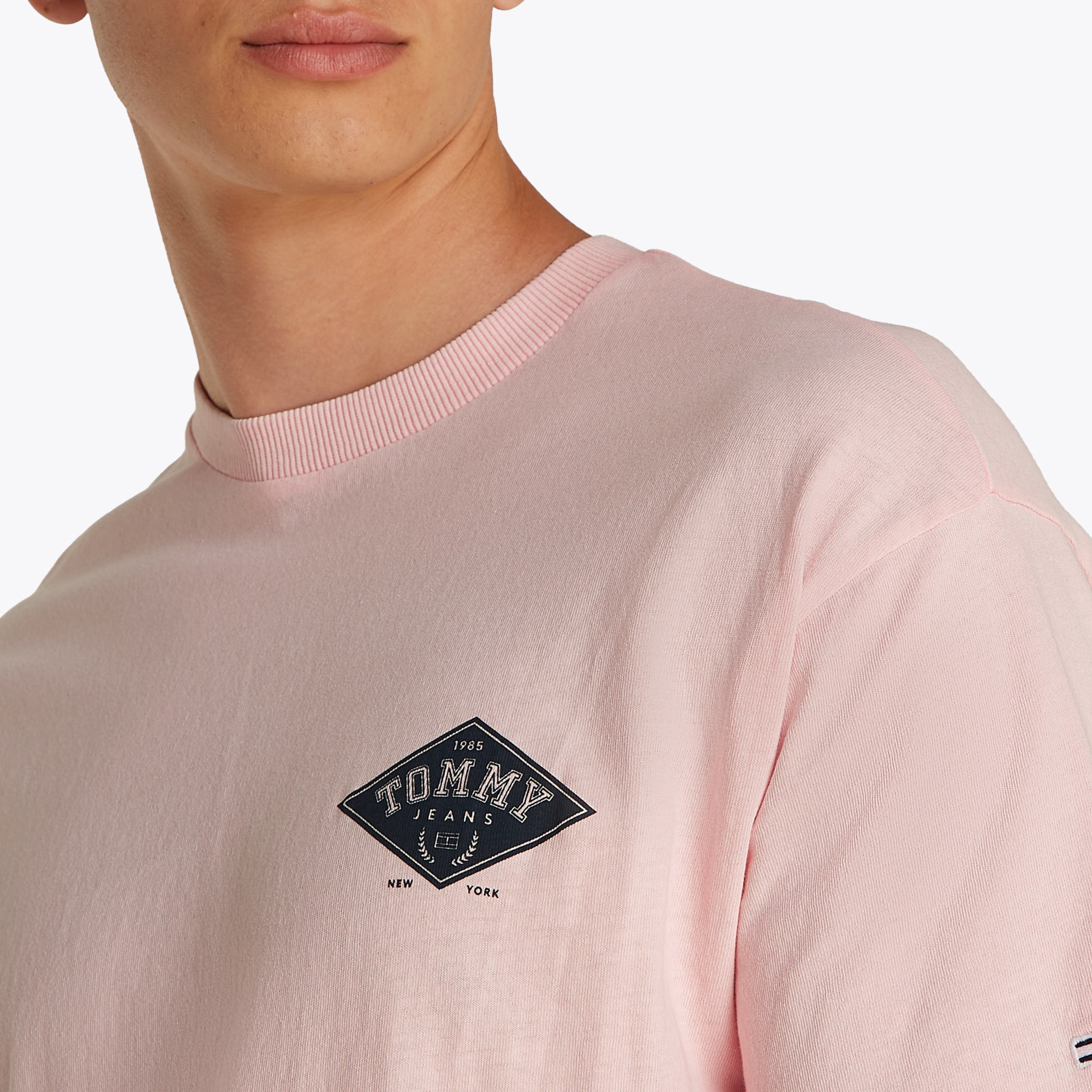 Tommy Jeans Relax Varsity Graphics Erkek Pembe T-Shirt
