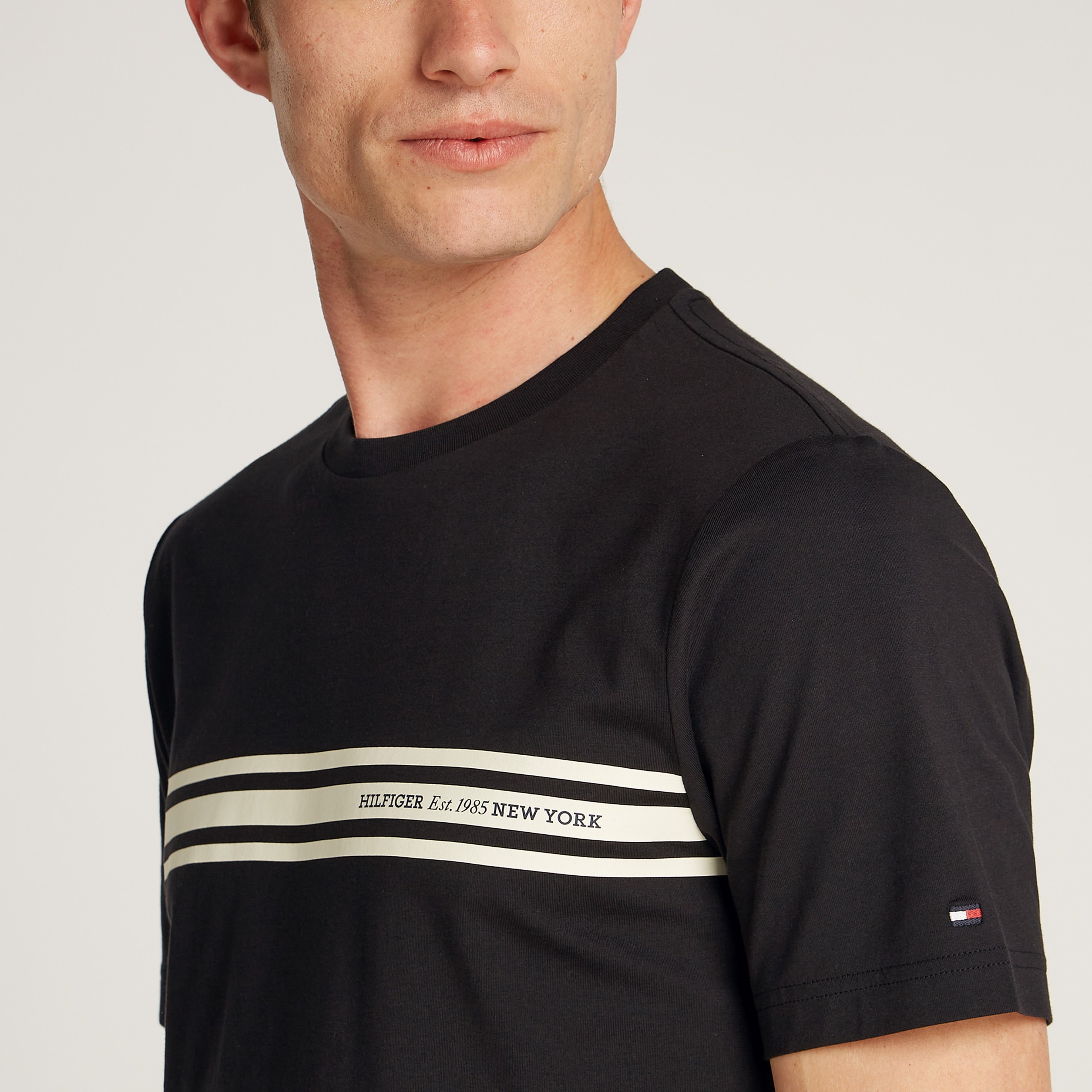 Tommy Hilfiger Central Chest Stripe Erkek Siyah T-Shirt