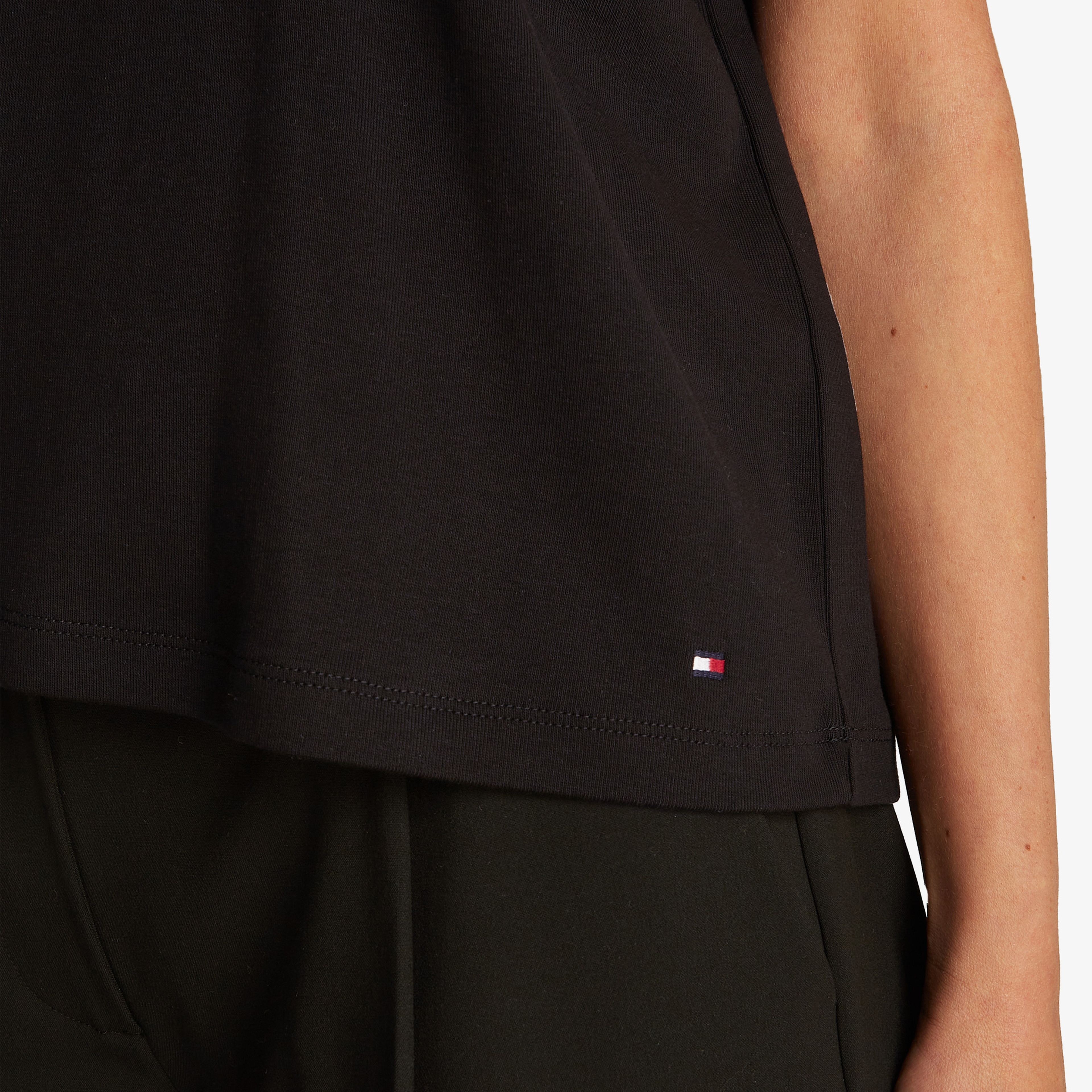 Tommy Hilfiger Relax Modern Cody Sleeve Kadın Siyah T-Shirt