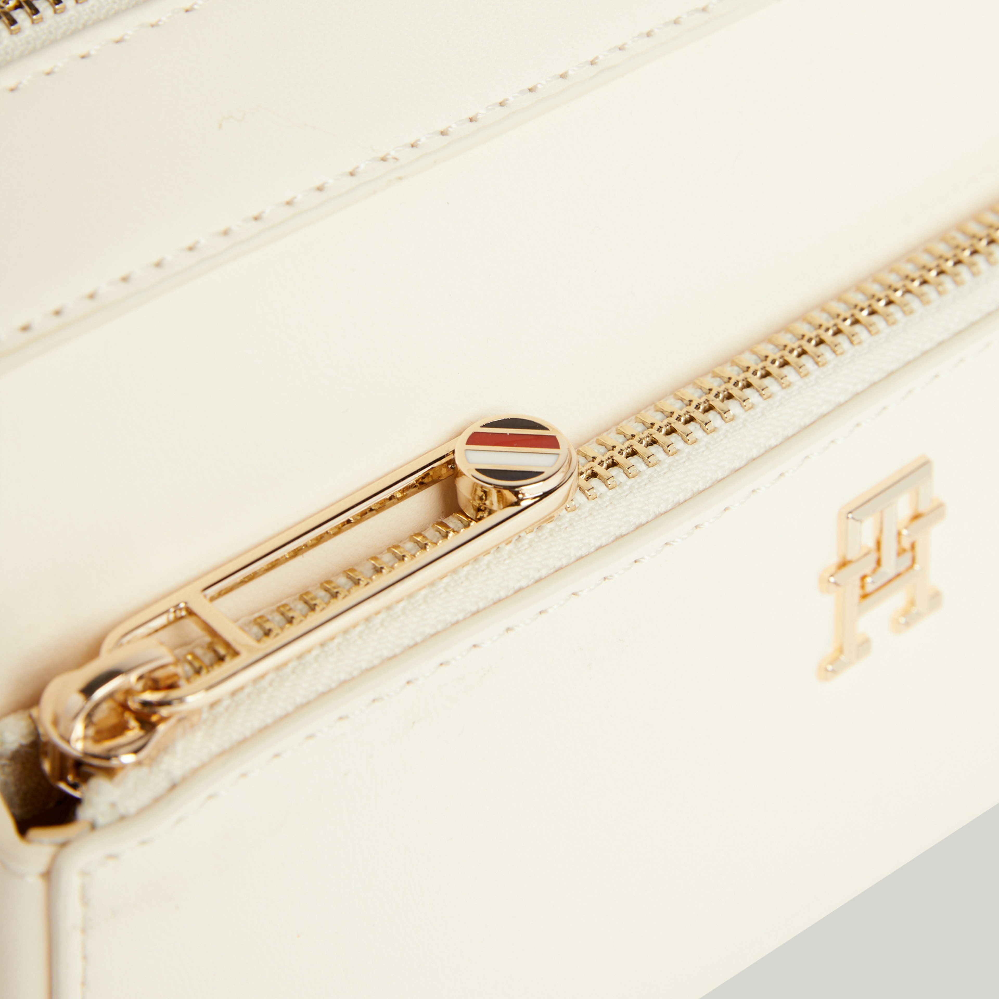 Tommy Hilfiger Kadın Bej Çanta