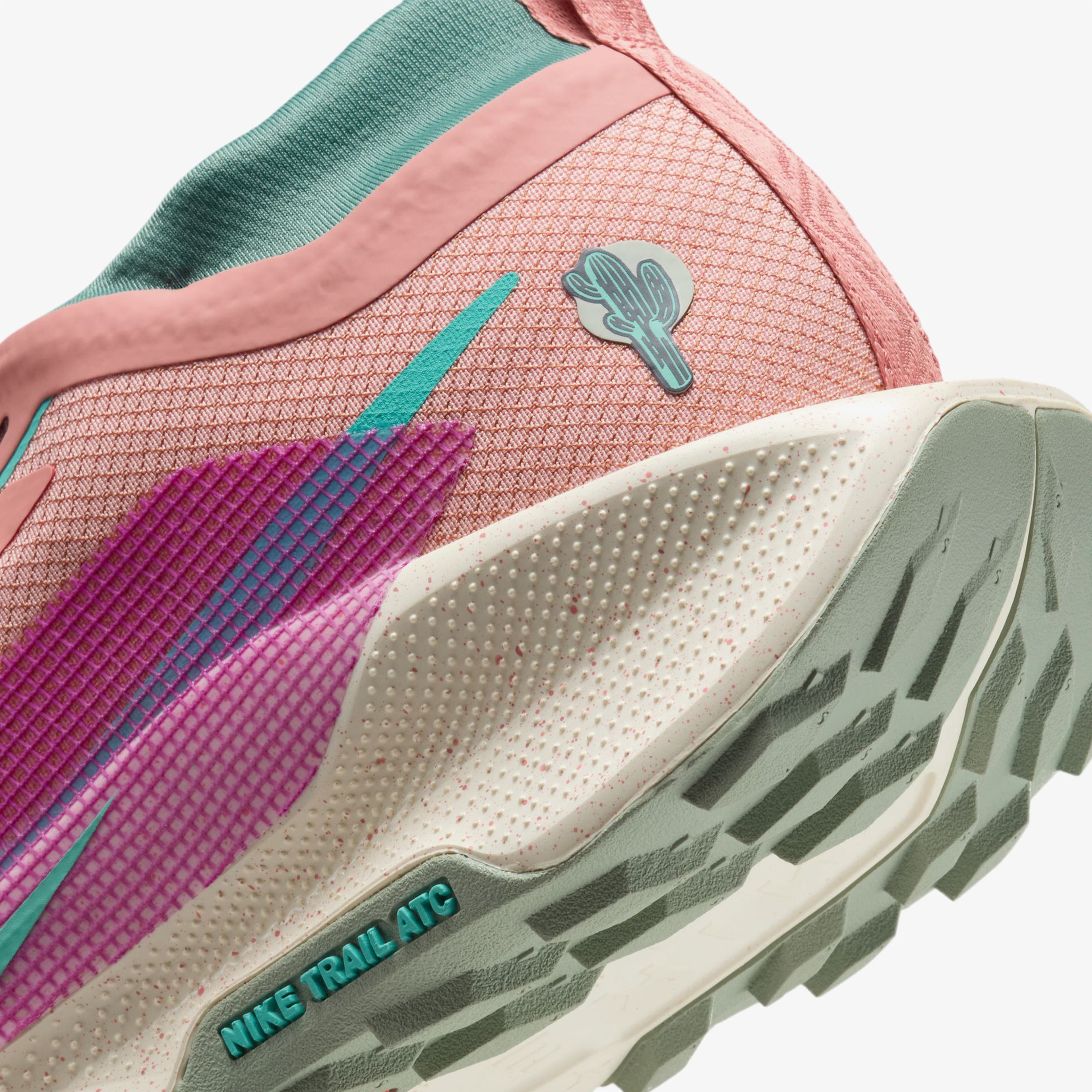 Nike Pegasus 5 Trail Gore Tex Kadın Pembe Koşu Ayakkabısı