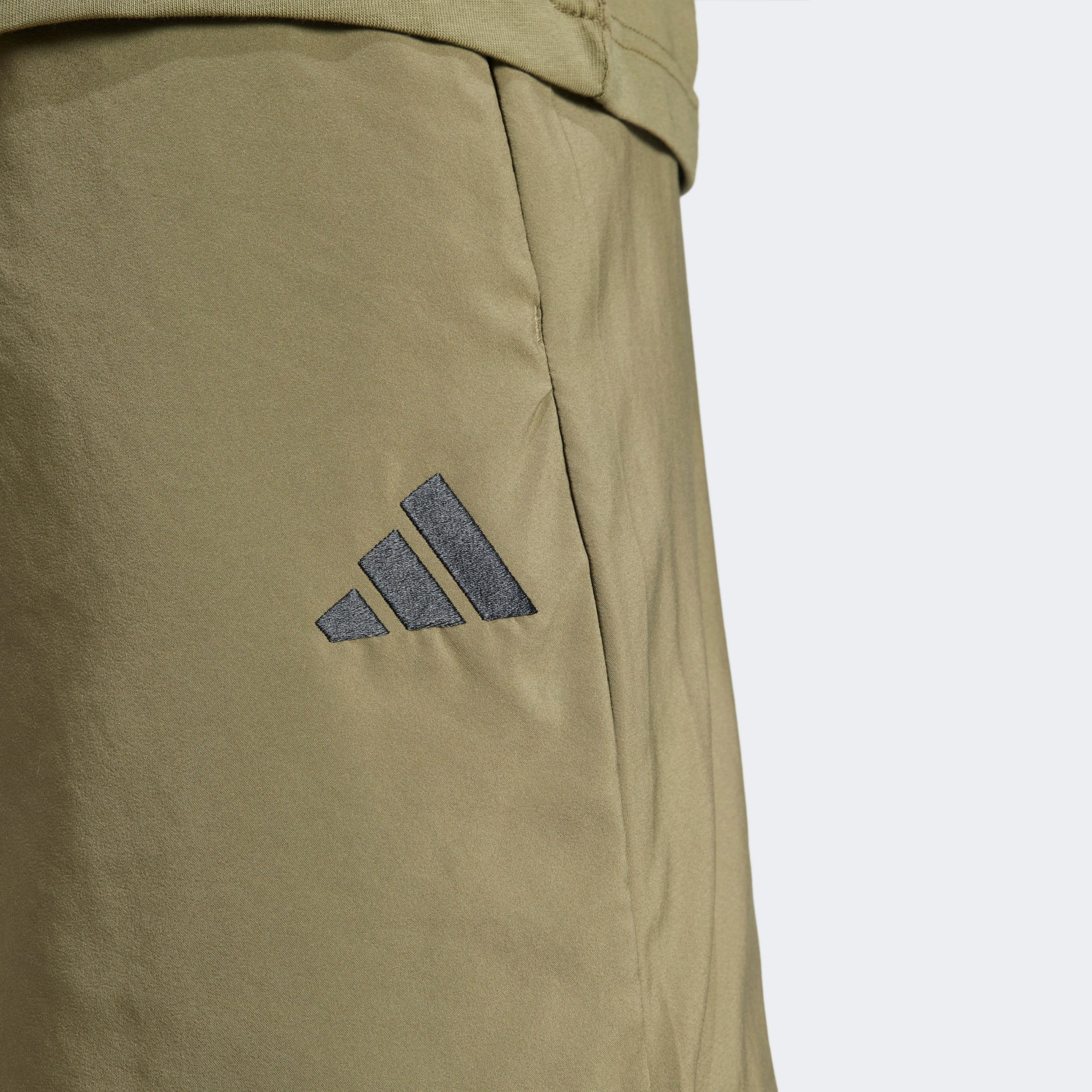 adidas Essentials Small Logo Chelsea Erkek Yeşil Şort