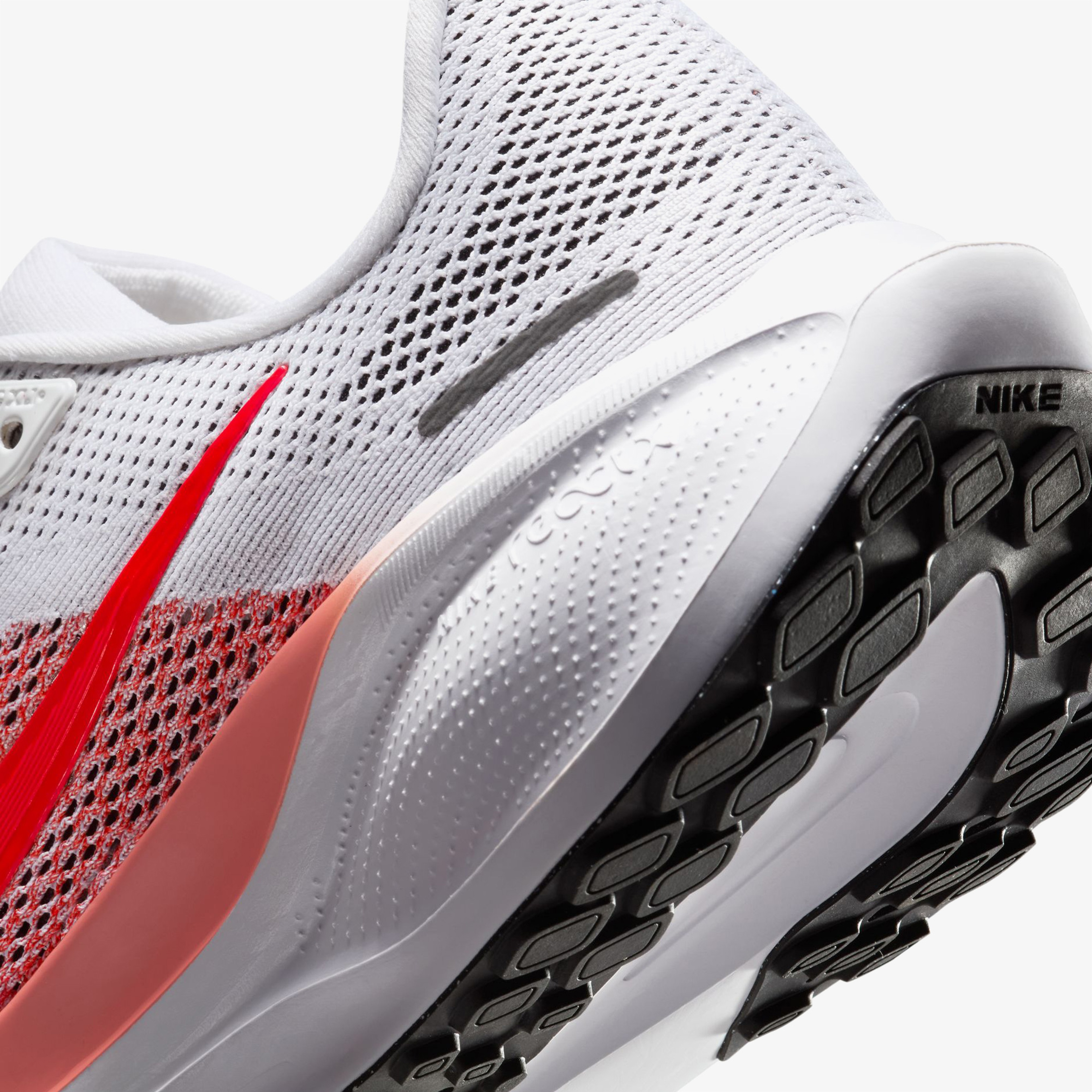 Nike Pegasus 41 Kadın Beyaz Koşu Ayakkabısı