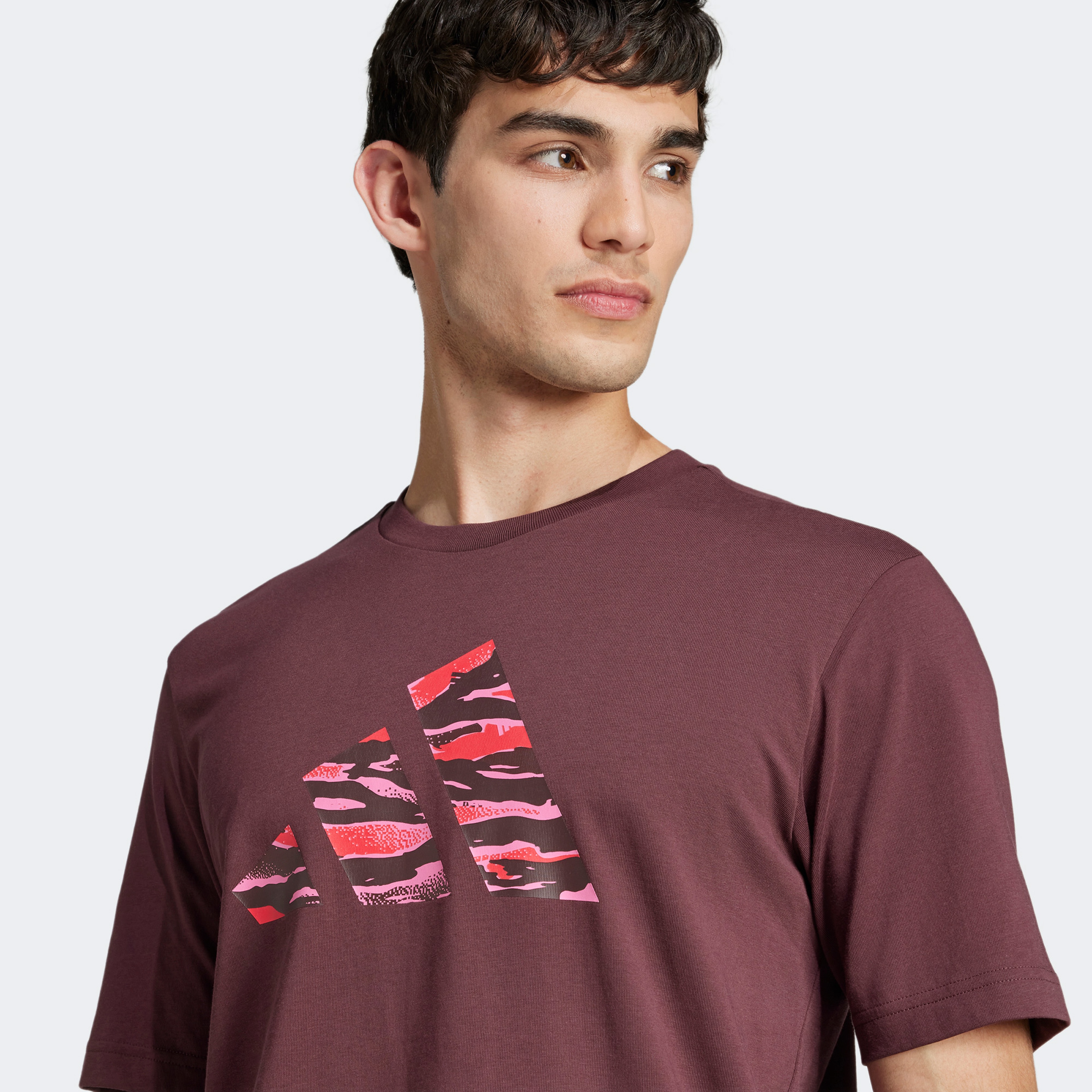 adidas Codes Camo Graphic Erkek Bordo T-Shirt