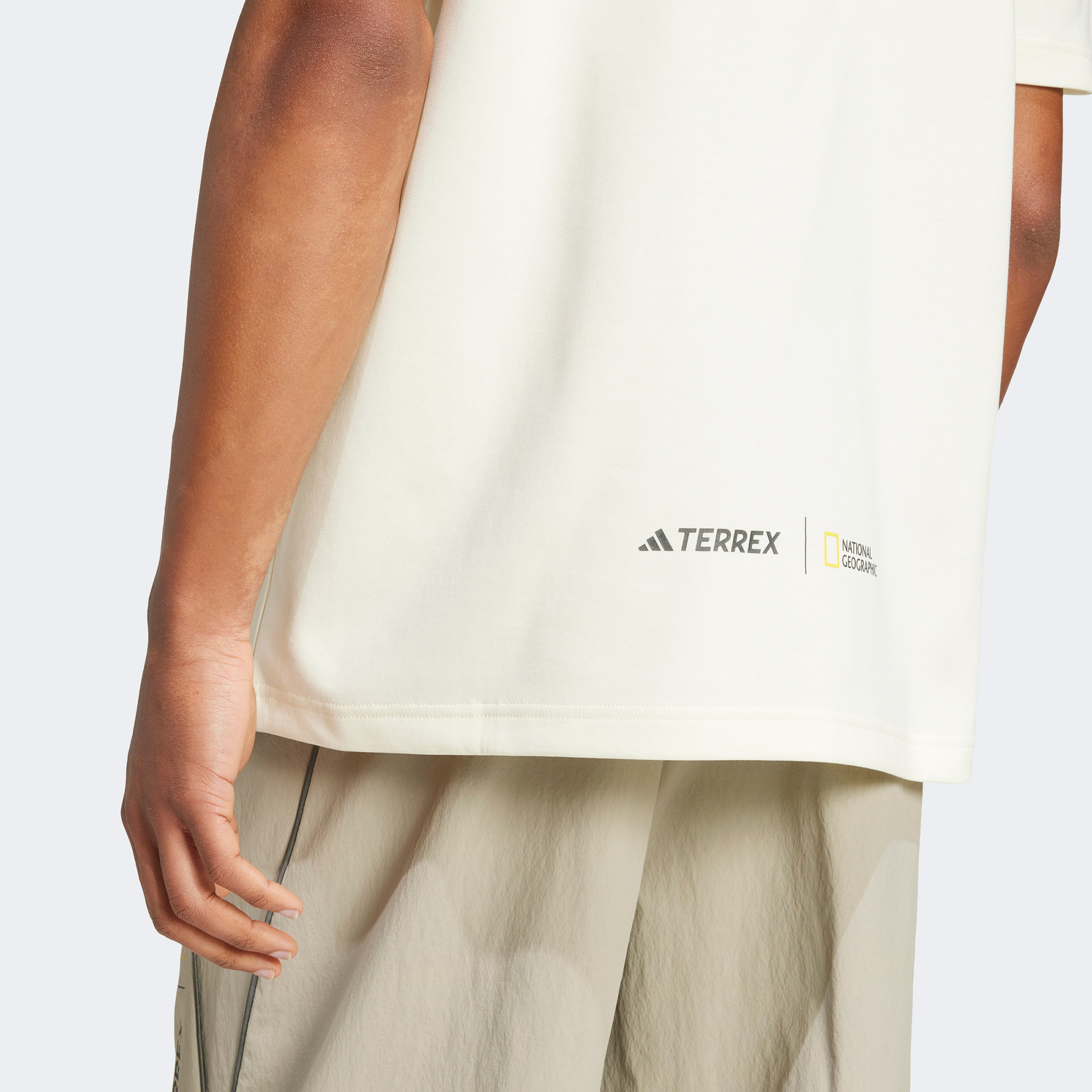 Adidas Erkek Bej T-Shirt