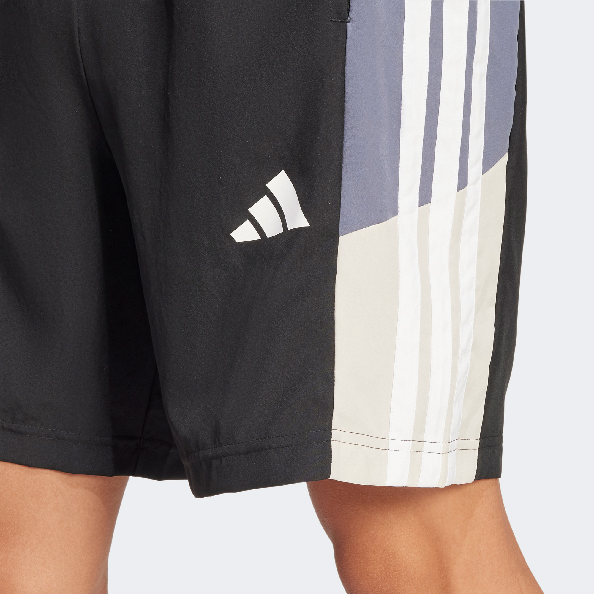 adidas Train Essentials Seasonal Erkek Siyah Antrenman Şort