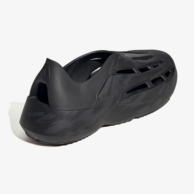 Adidas adidas Lightblaze Moc Erkek Siyah Terlik Occasion'da! Siyah - 4. görsel