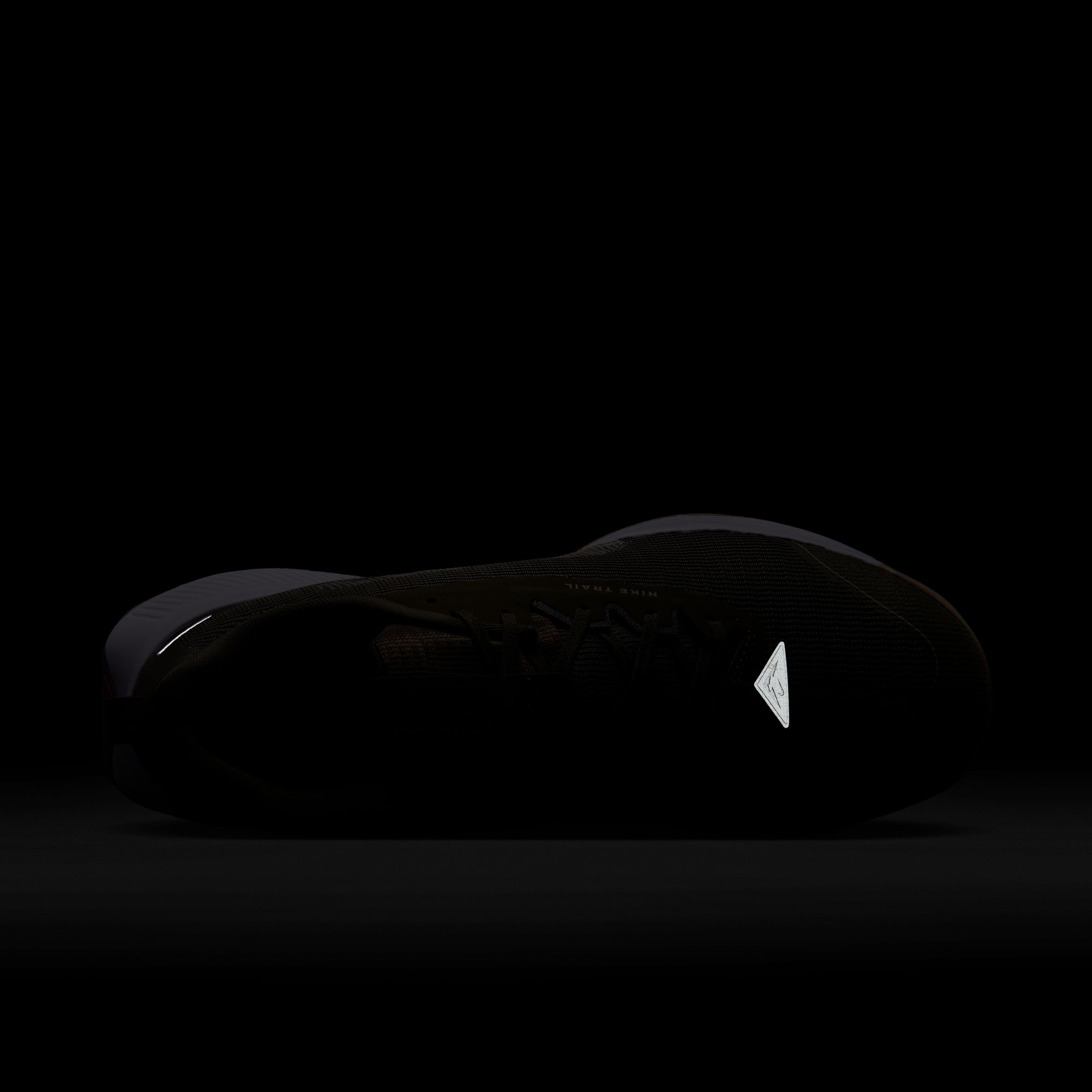 Nike Juniper Trail 3 Erkek Haki Koşu Ayakkabısı