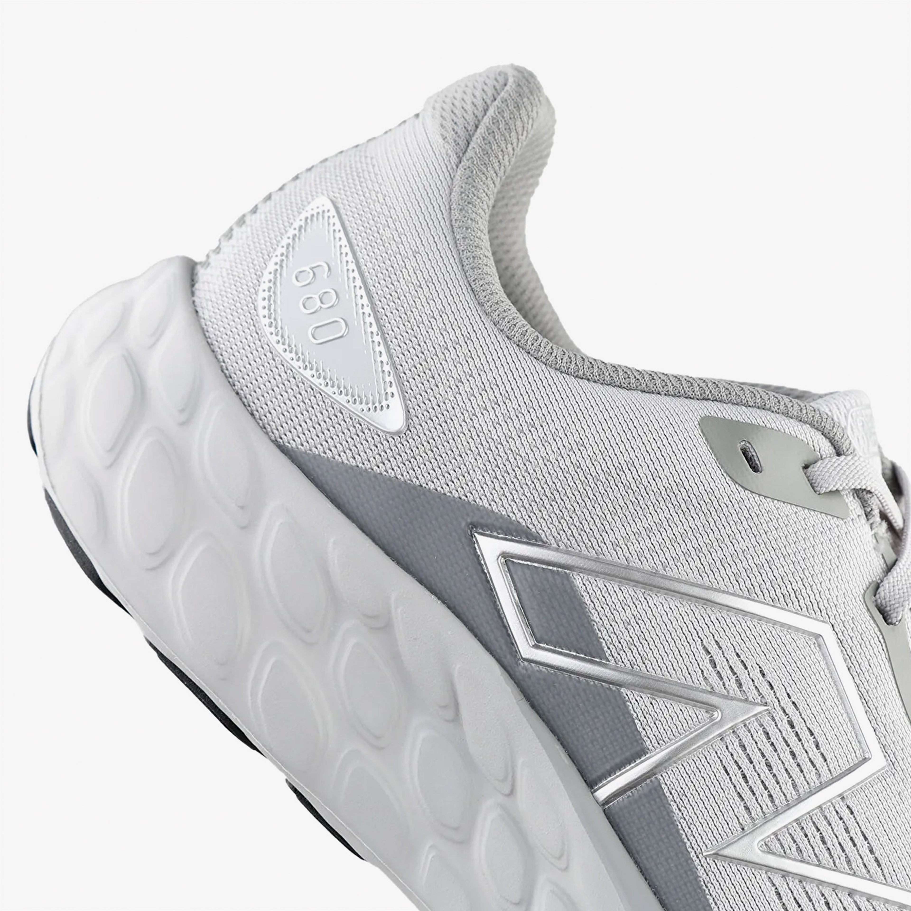 New Balance Fresh Foam 680 Erkek Gri Koşu Ayakkabısı
