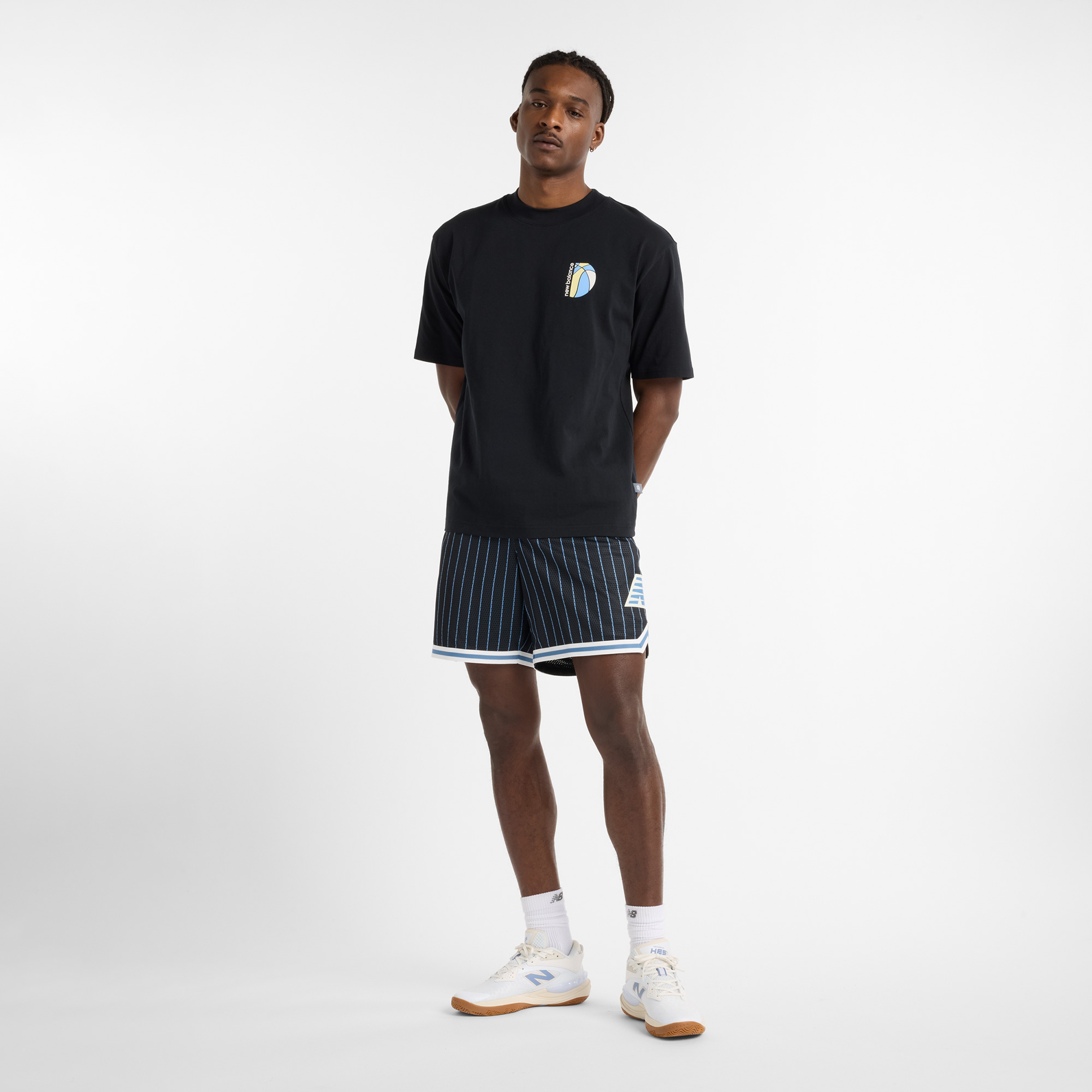 New Balance Hoops Mosaic Court Graphic Erkek Siyah T-ShirtSMT51609