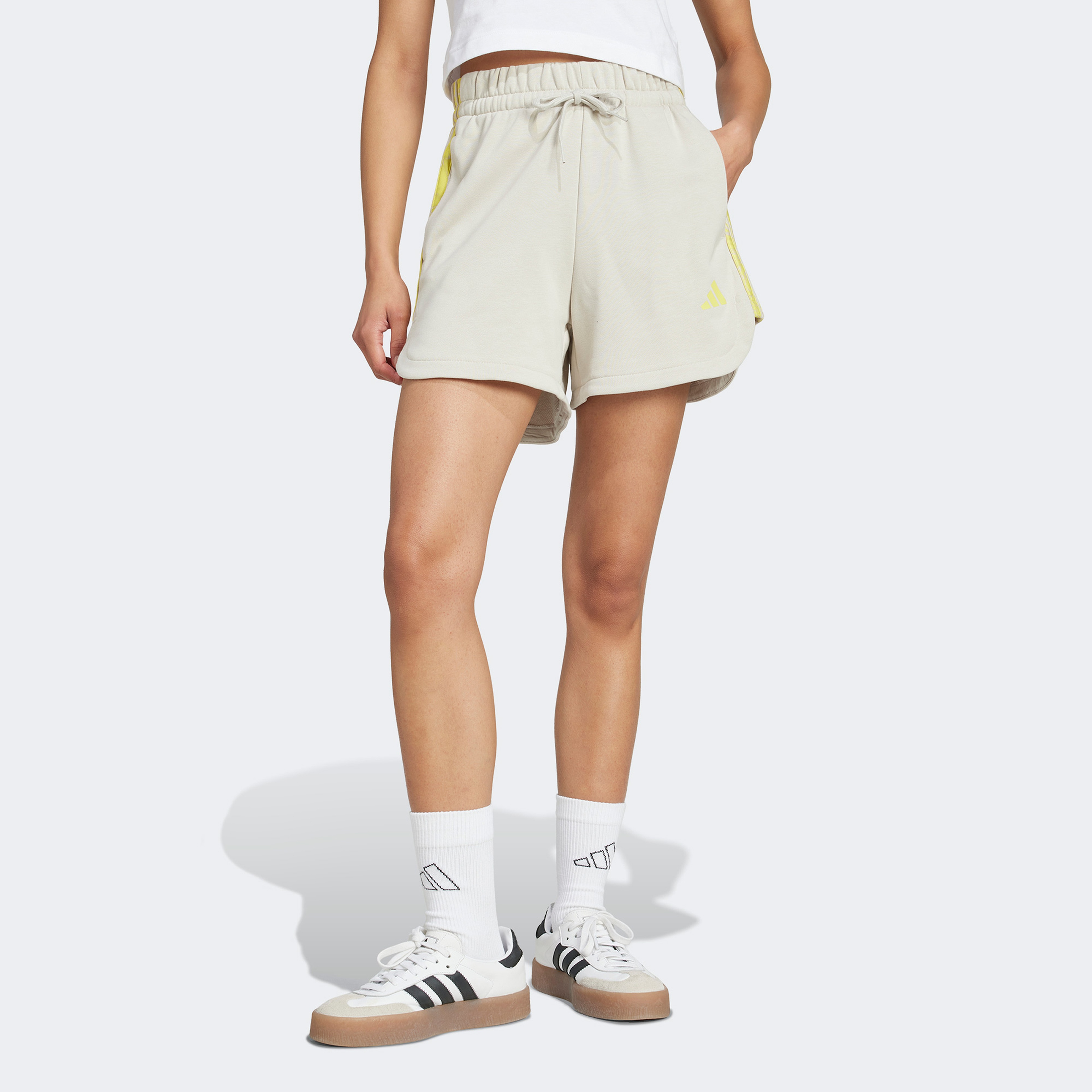 adidas Essentials 3 Stripes Print Kadın Bej Şort