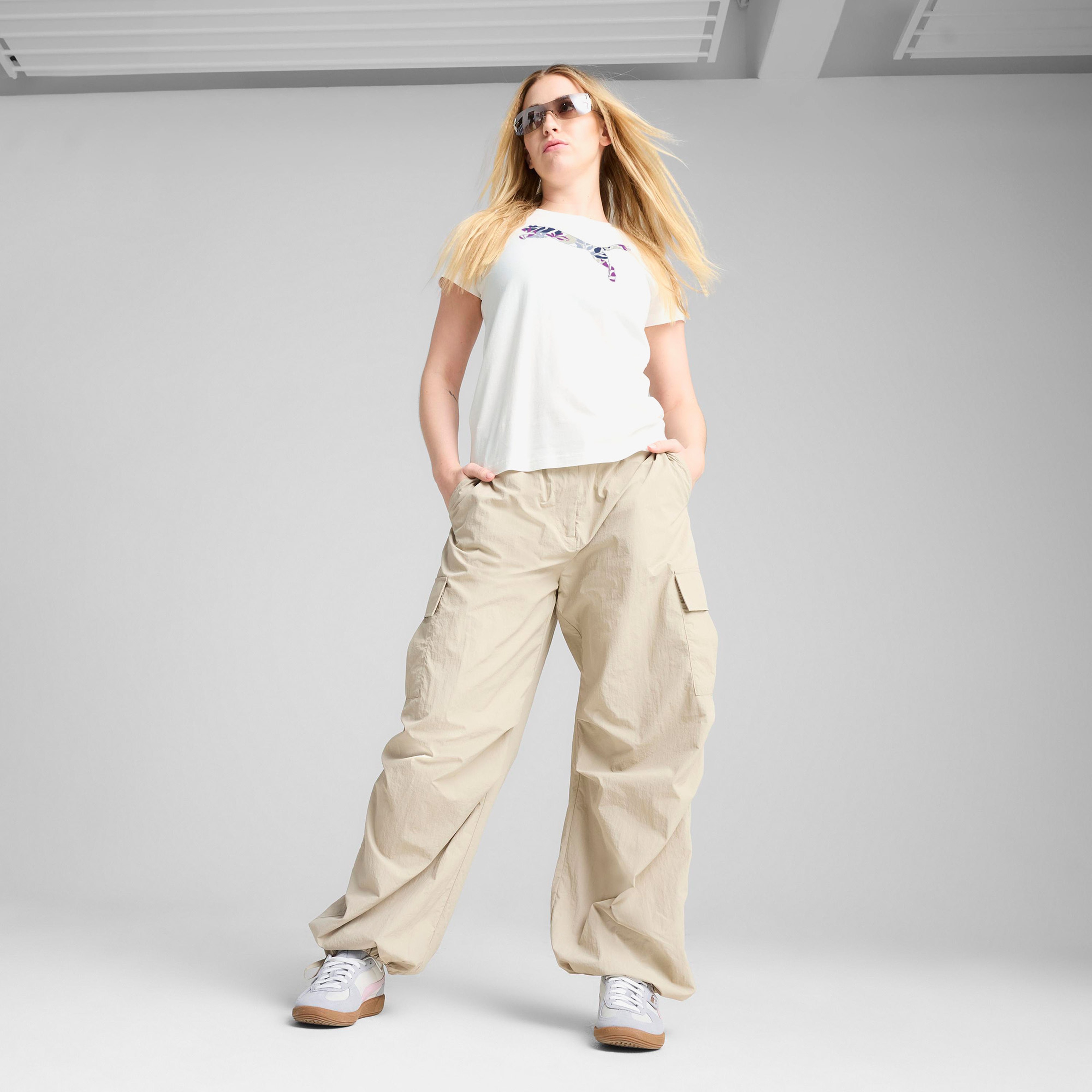 Puma Graphics Floral Cat Logo Kadın Beyaz T-Shirt