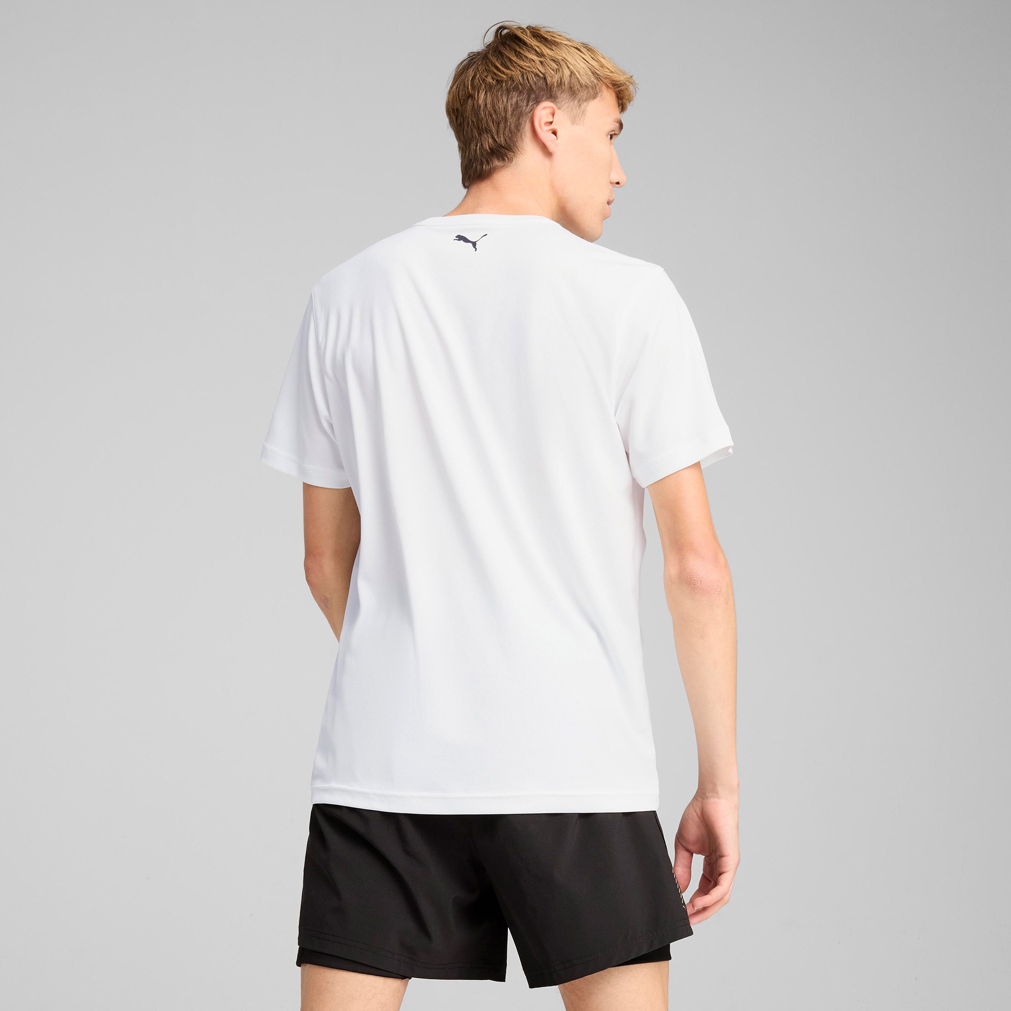 Puma Graphics Running illustratio Erkek Beyaz T-Shirt