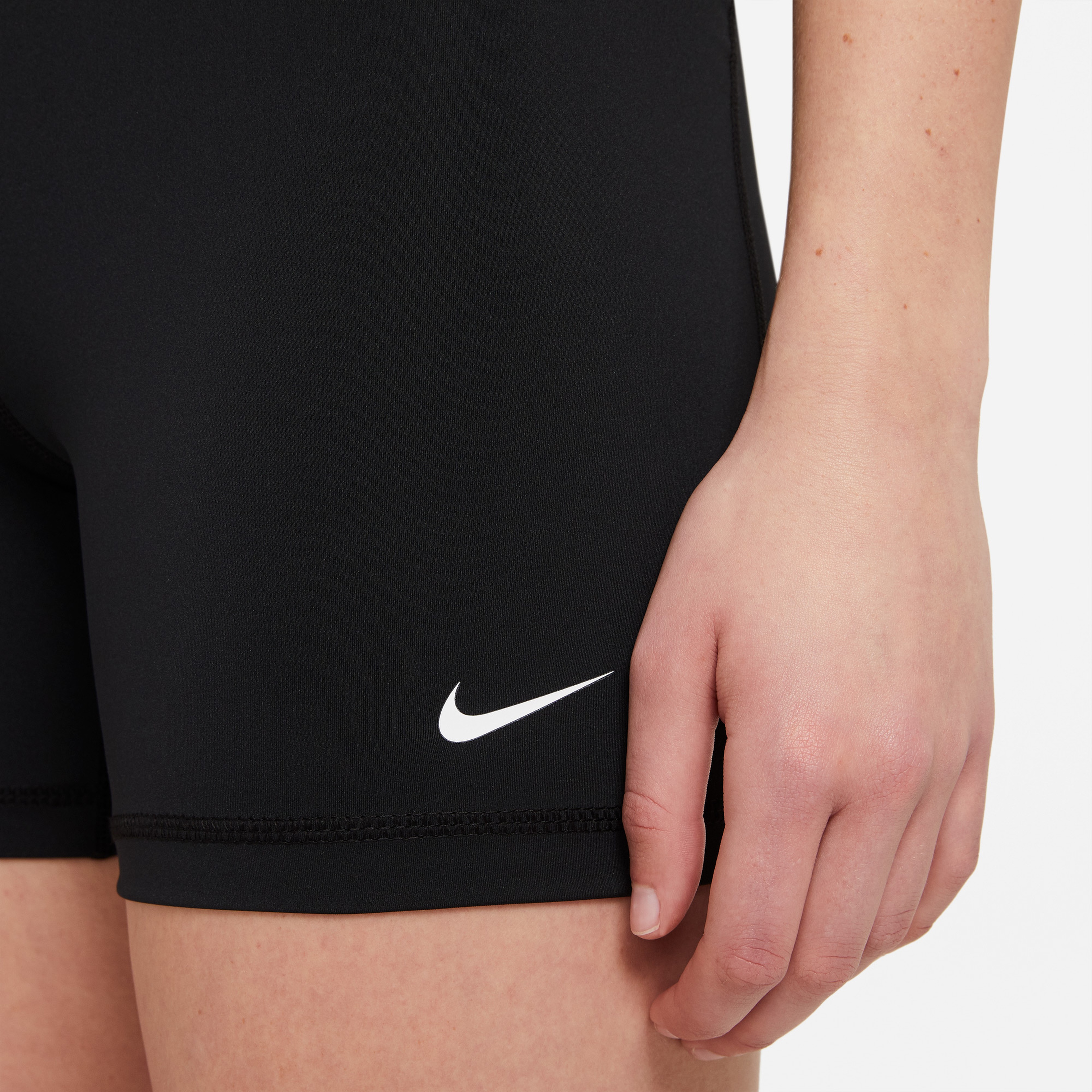 Nike Np 365 Short 5in Kadın Siyah SORT